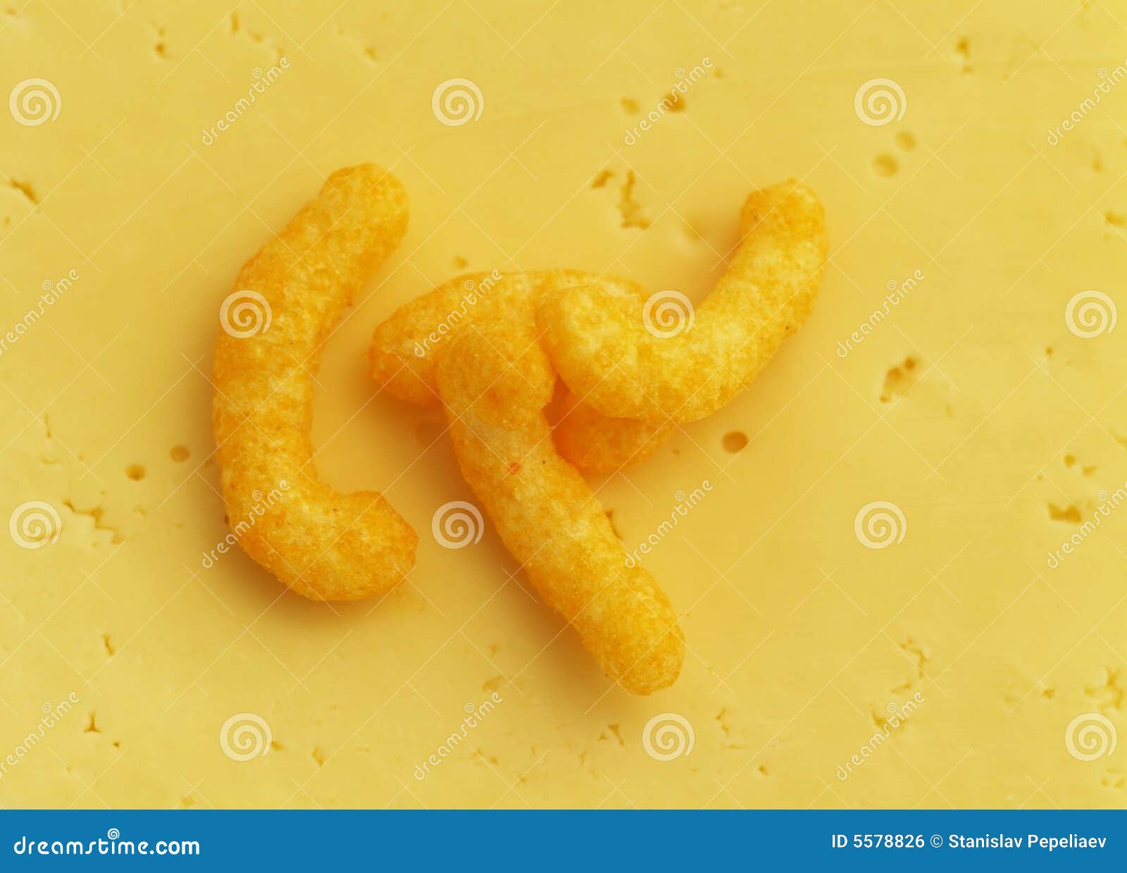 corn snacks with cheese flavour