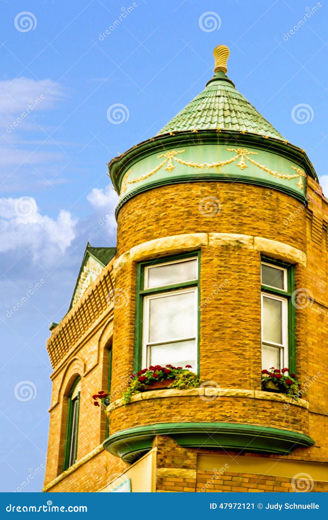 Corner Building Decorah stock image. Image of decorah 47972121