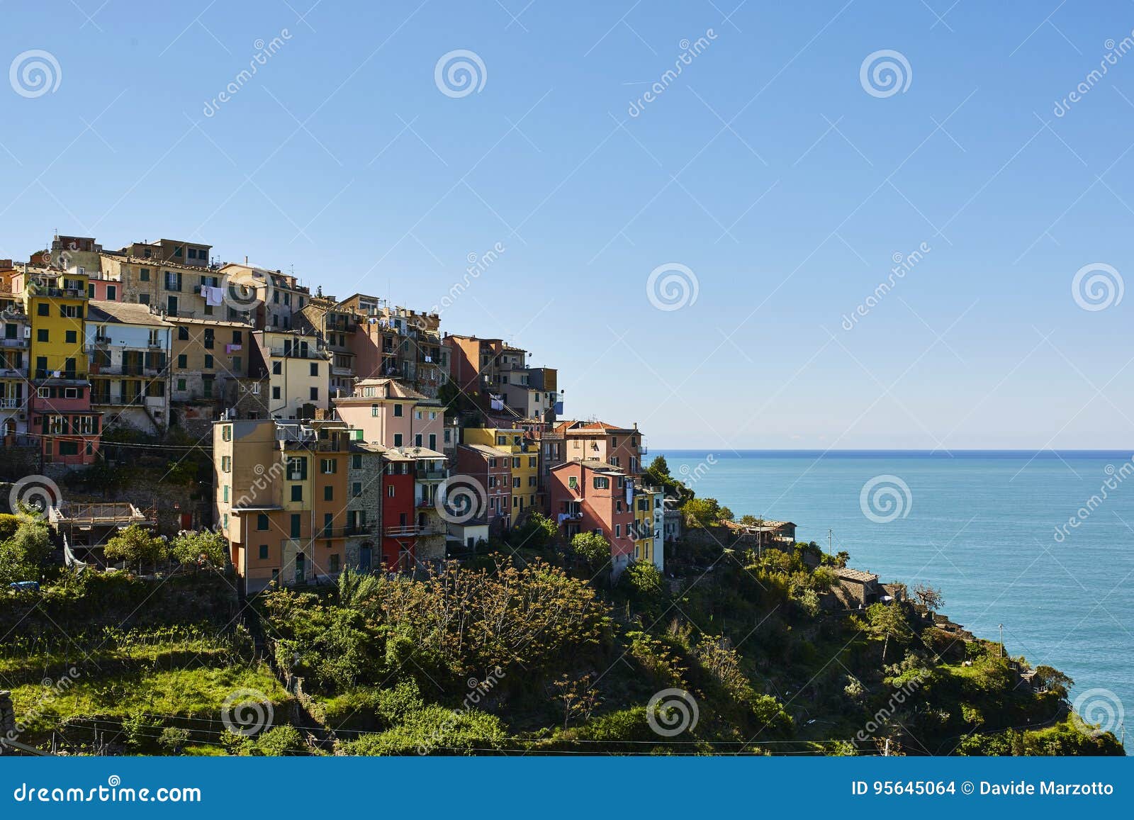 Corniglia foto de archivo. Imagen de color, resorte, casas 95645064
