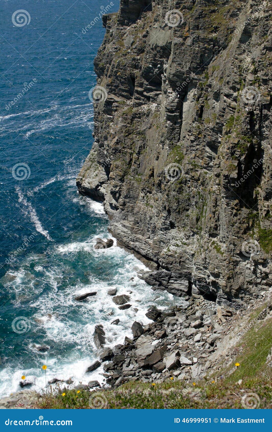 Cornish Coastline stock image. Image of surf, coast, sunny 46999951