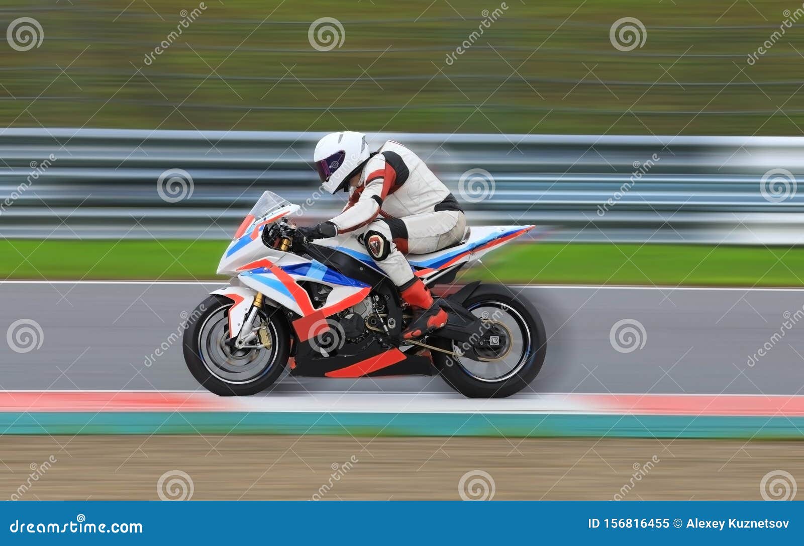 Corrida de motociclismo em pista de corrida competição de esportes a motor  corrida de motos na estrada generative ai