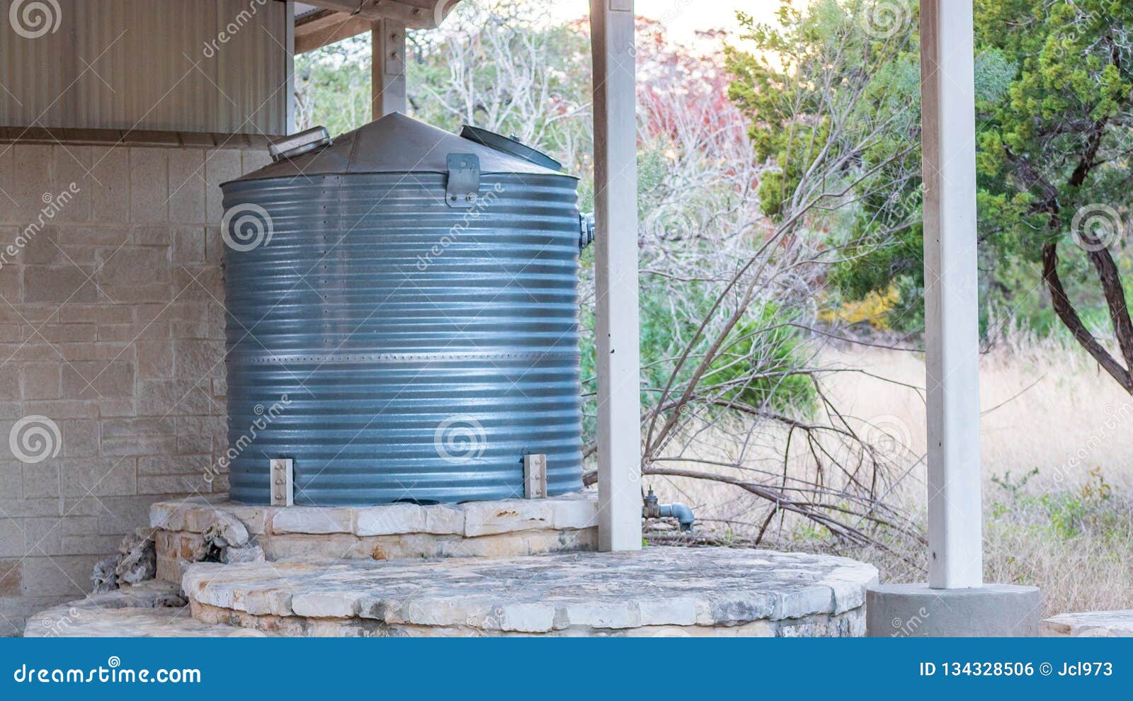 260 Roof Top Water Tank House Stock Photos - Free & Royalty-Free