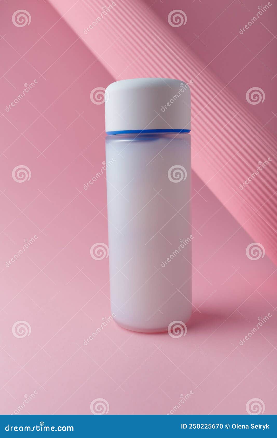 cosmetics bottle mock up on pink background, blank label, no brand mock up. cream refiner, shampoo, foam container for face skin
