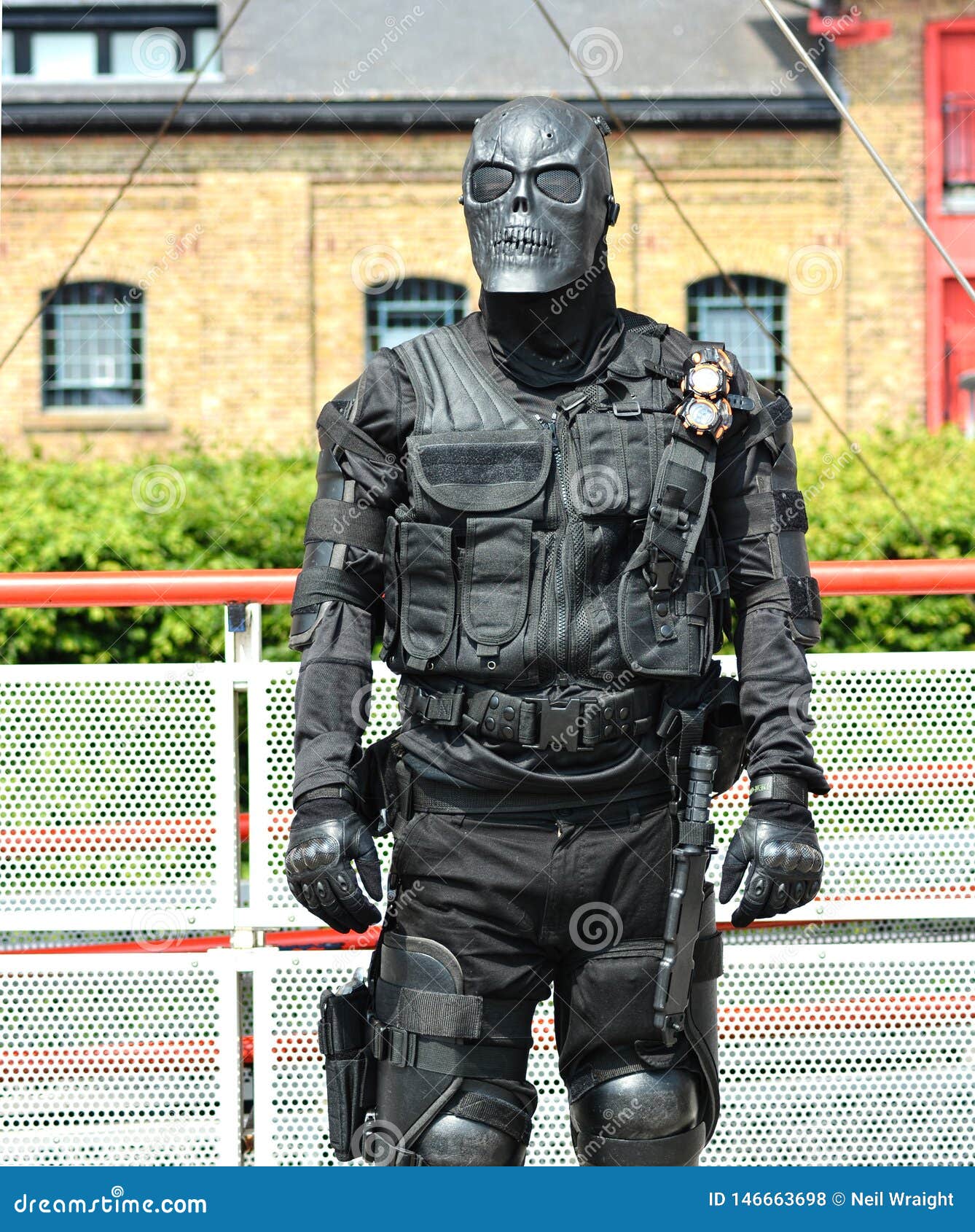 Cosplay Scary Futuristic Robot Character. Editorial Stock Photo - Image of  clothing, army: 146663698