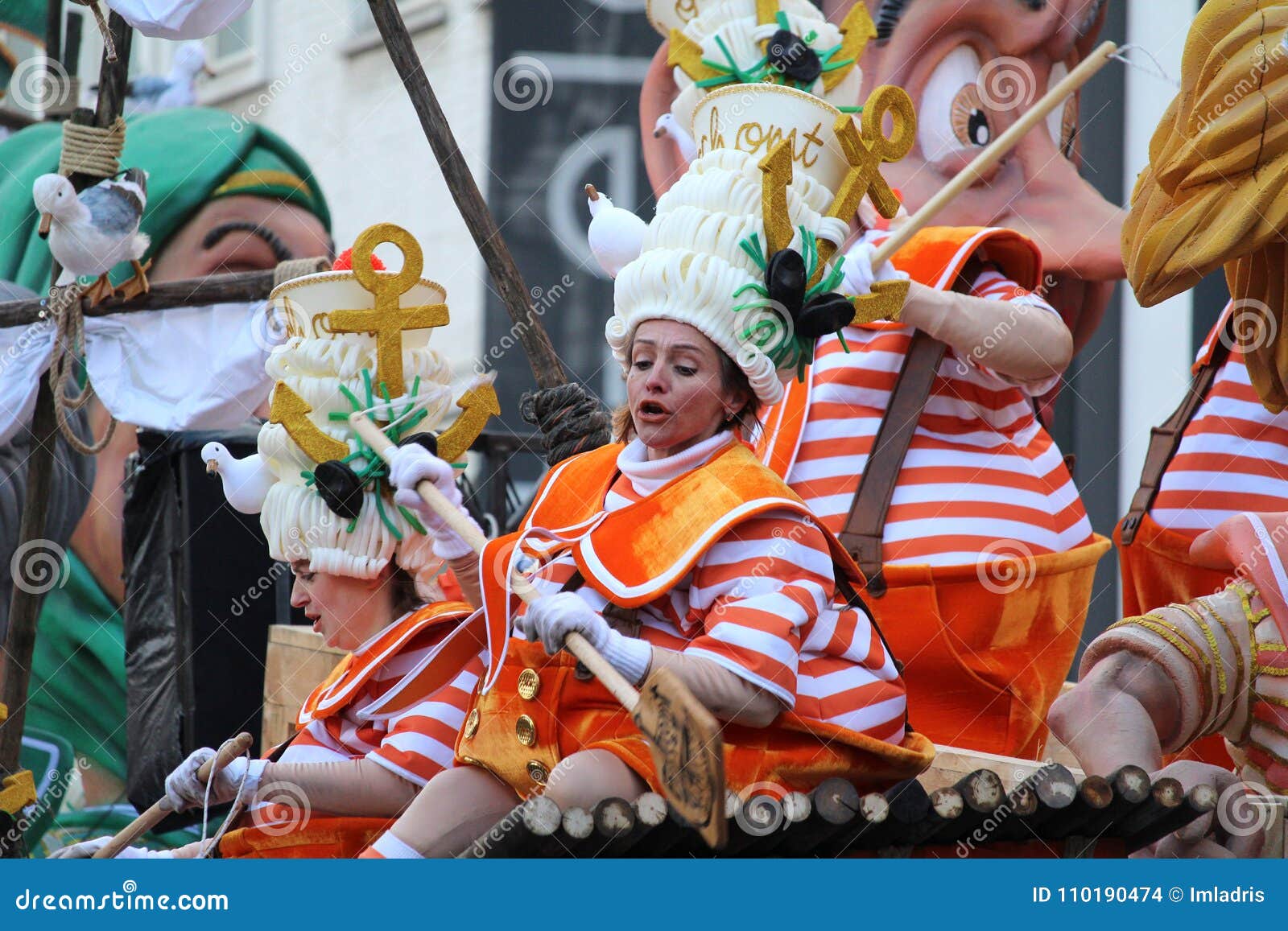 Costumi Divertenti Di Carnevale, Belgio Immagine Stock Editoriale -  Immagine di signora, partito: 110190474