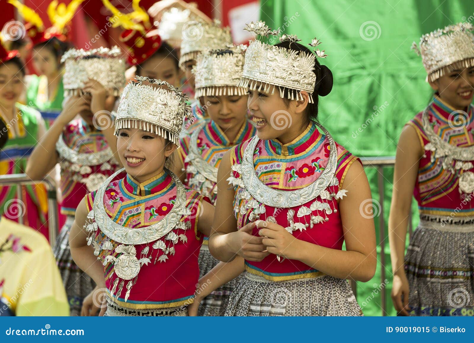 Costumi Tradizionali Rumeni In Venda Fotografia Stock Edoriale