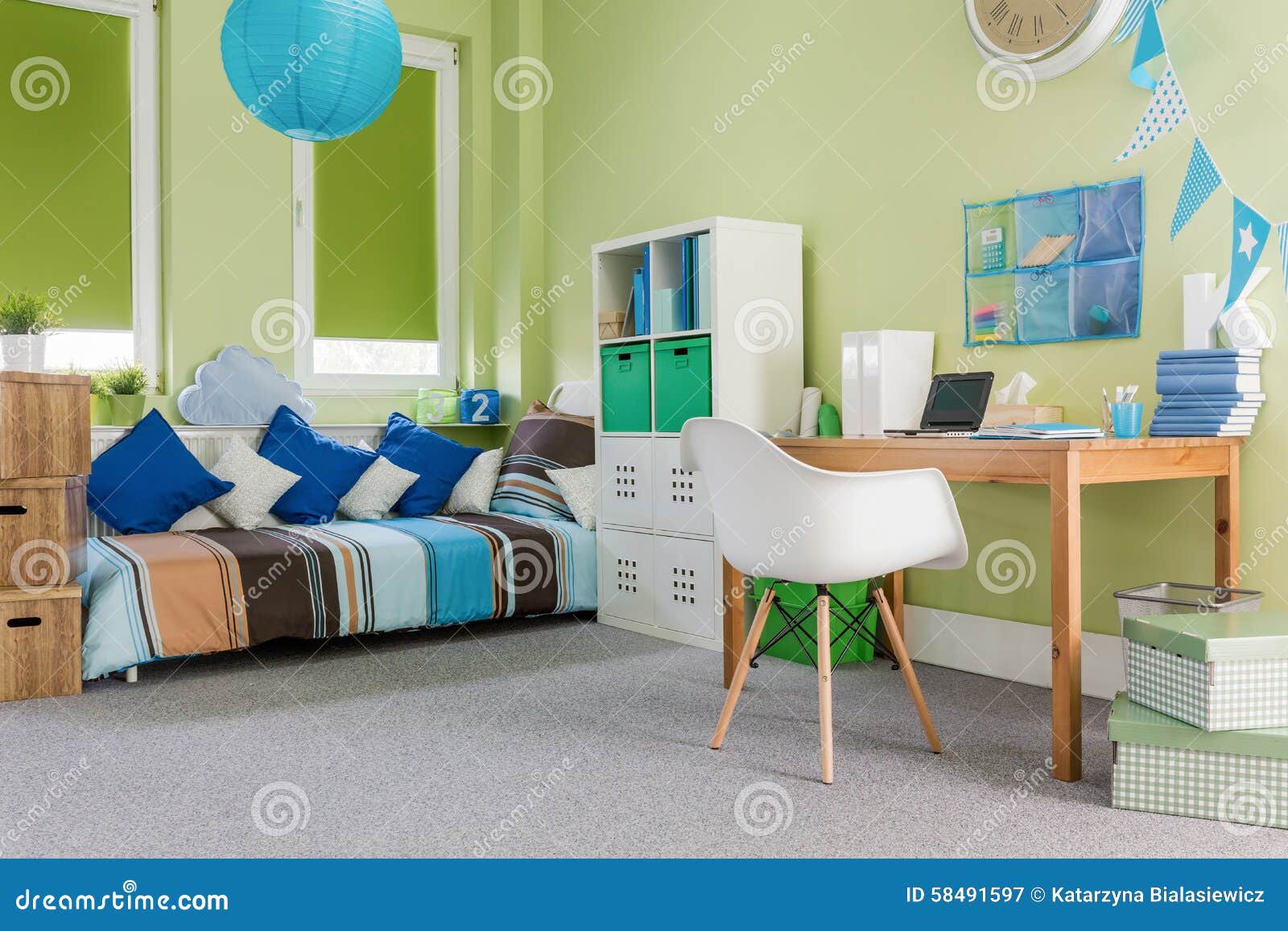 cosy furnished functional room