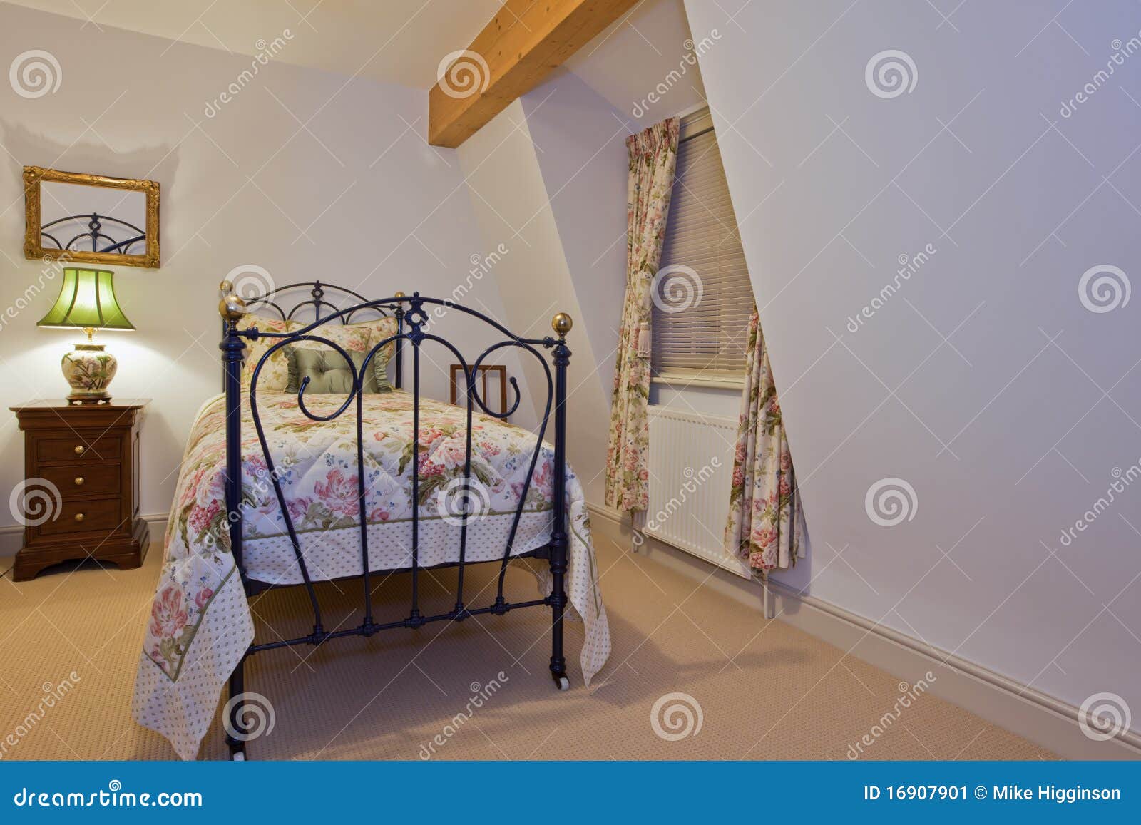 Cottage Bedroom stock image. Image of architectural, bedroom 16907901