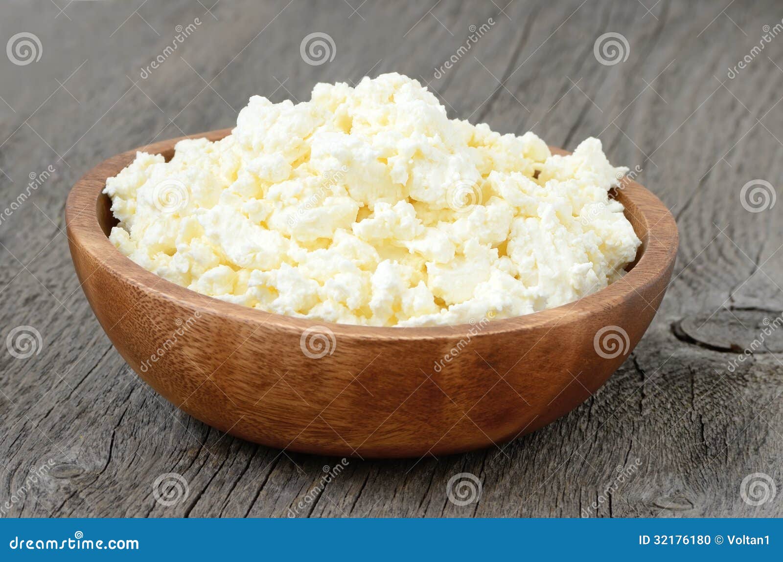 cottage cheese in the bowl