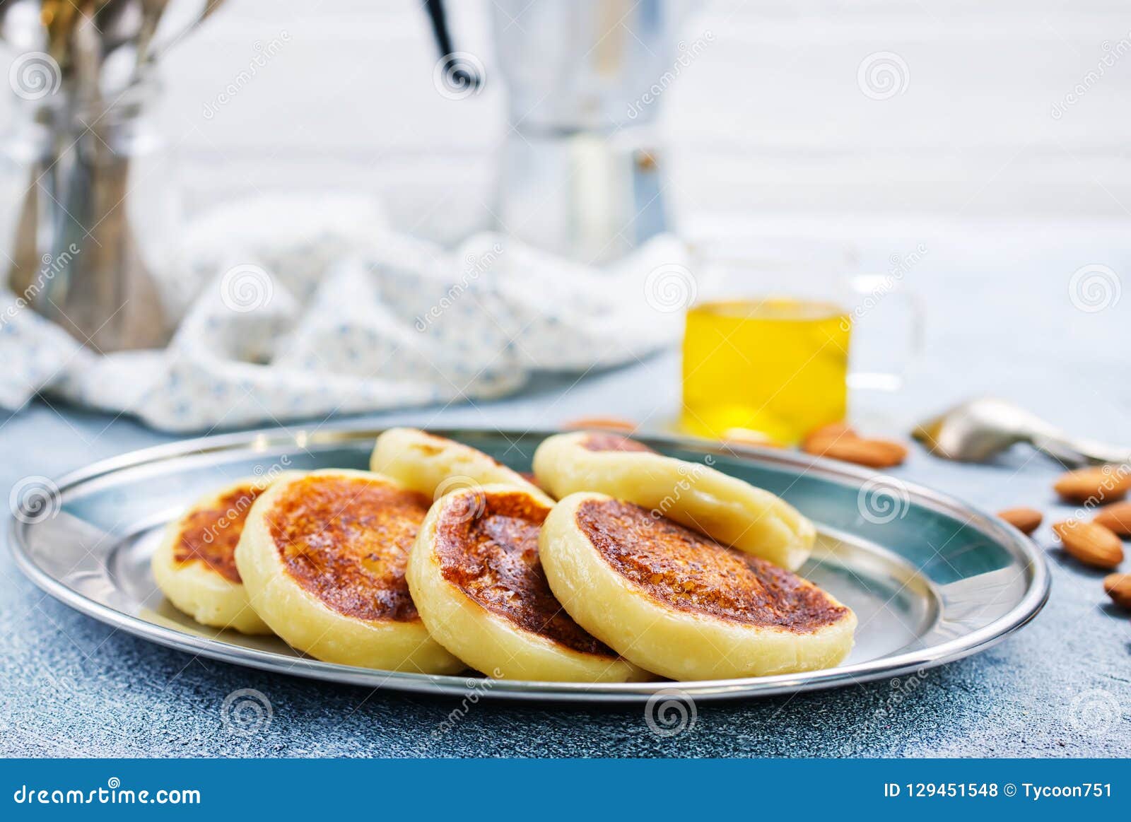 Сырники с бананом на дошечке