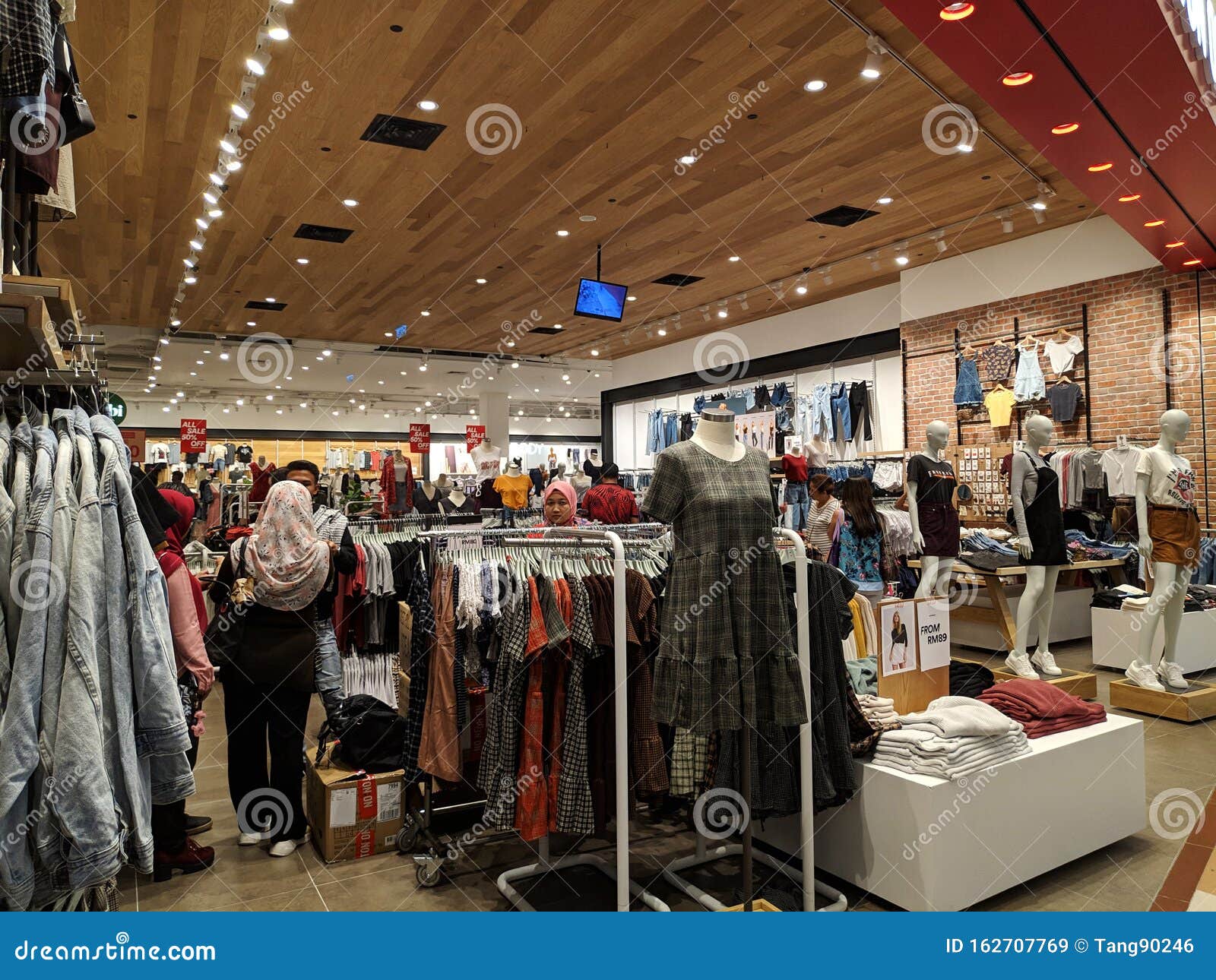 Cotton on is Australian Retail Chain Retails Fast-fashion Clothing for ...