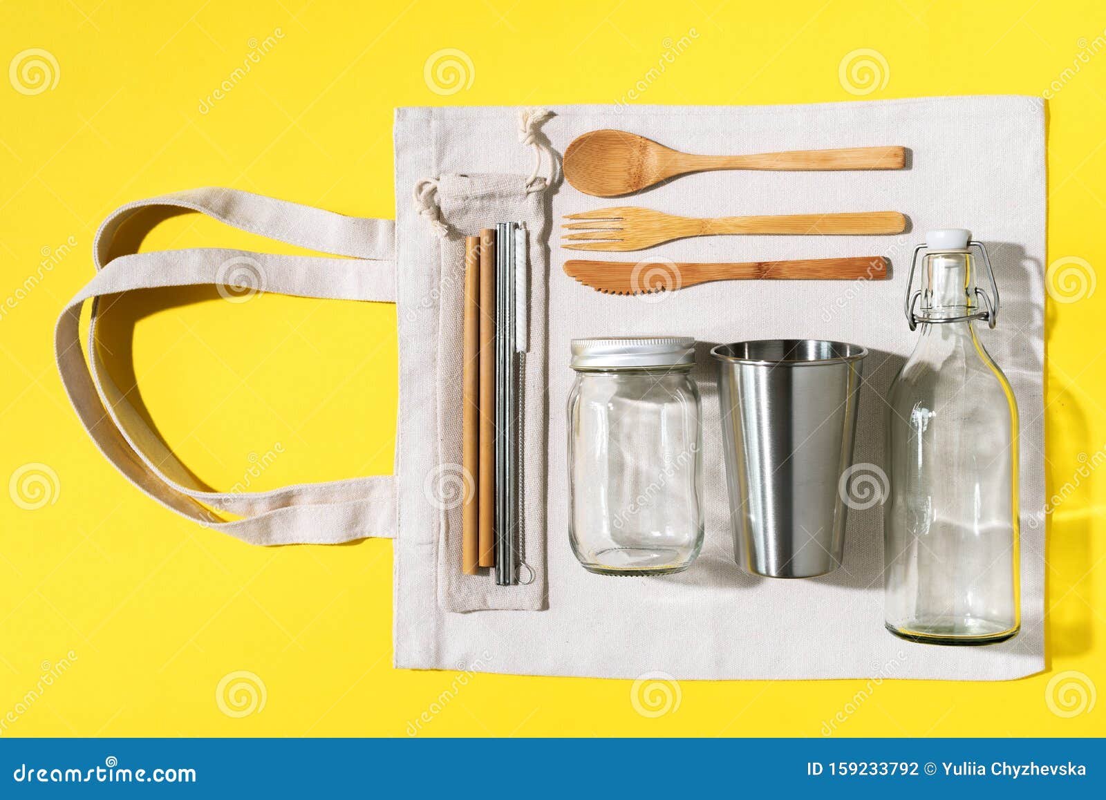 Cotton bags, glass jar, bottle, metal cup, straws for drinking