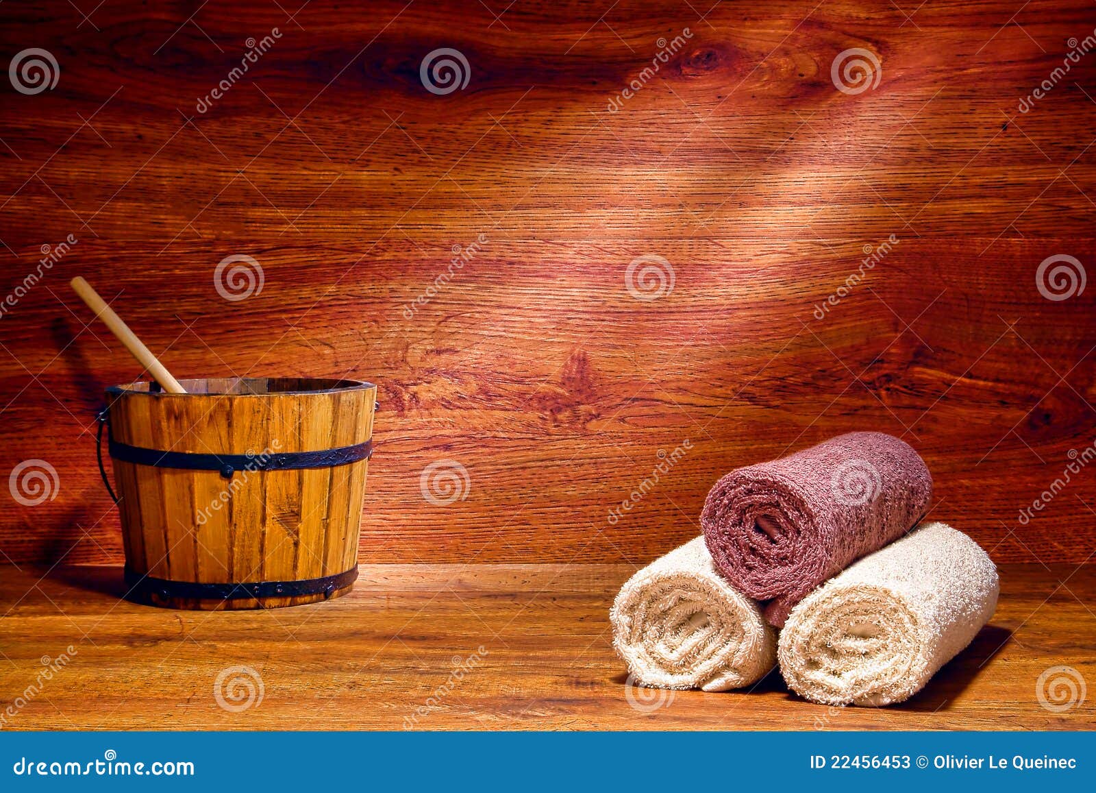 https://thumbs.dreamstime.com/z/cotton-towels-traditional-wood-sauna-spa-22456453.jpg