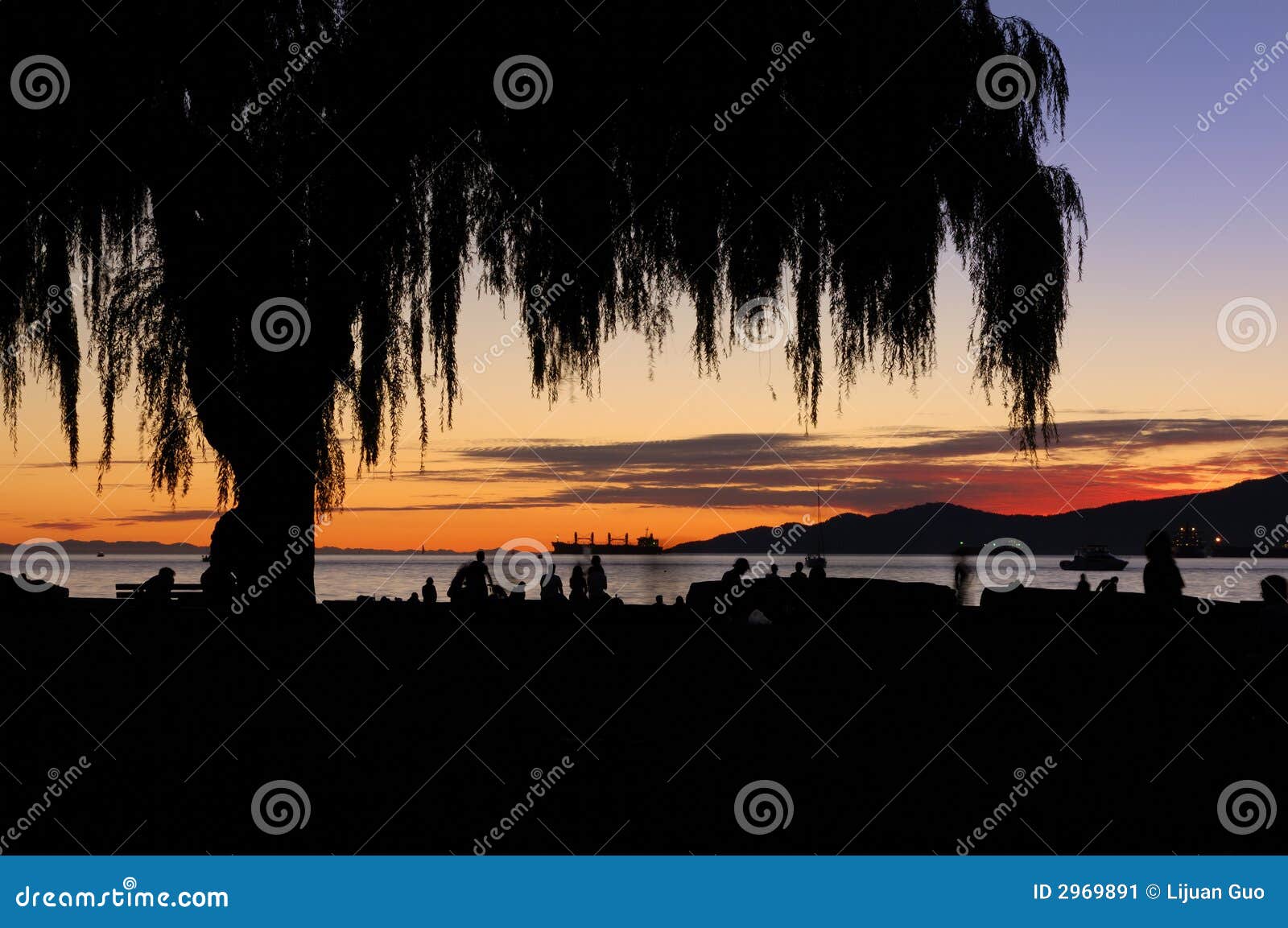 Coucher Du Soleil à La Plage Compartiment Anglais Image