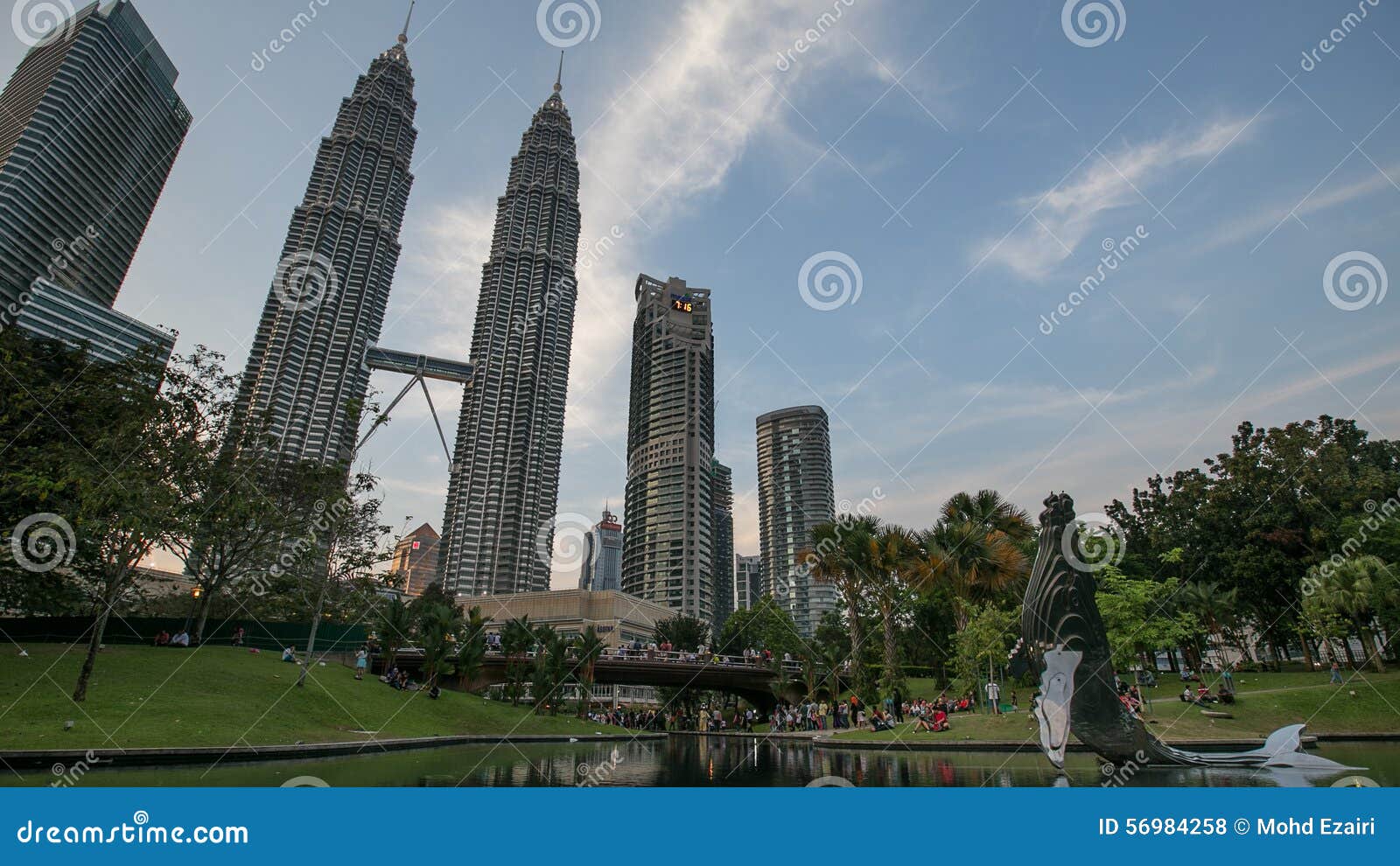 Coucher Du Soleil Bleu Dheure De Kuala Lumpur City Centre