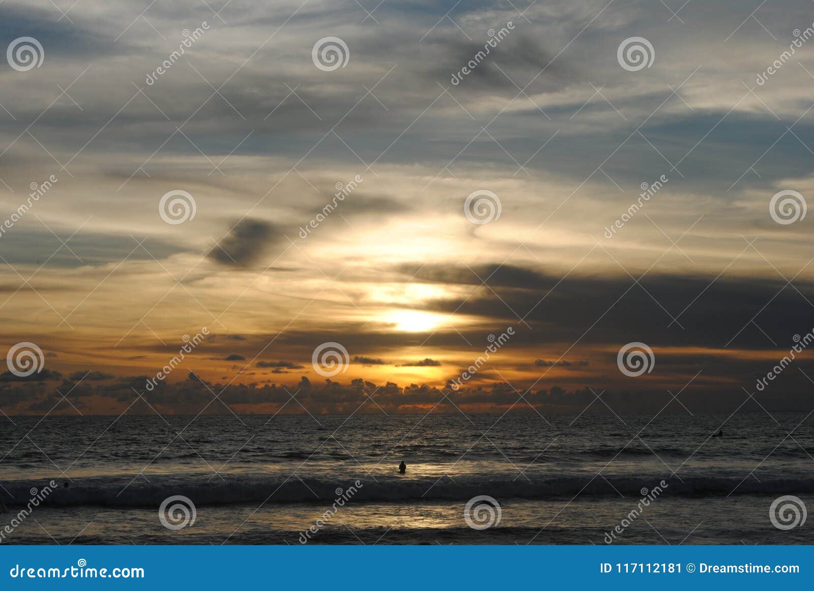 Coucher Du Soleil En Plage De Kuta Bali Image Stock Image