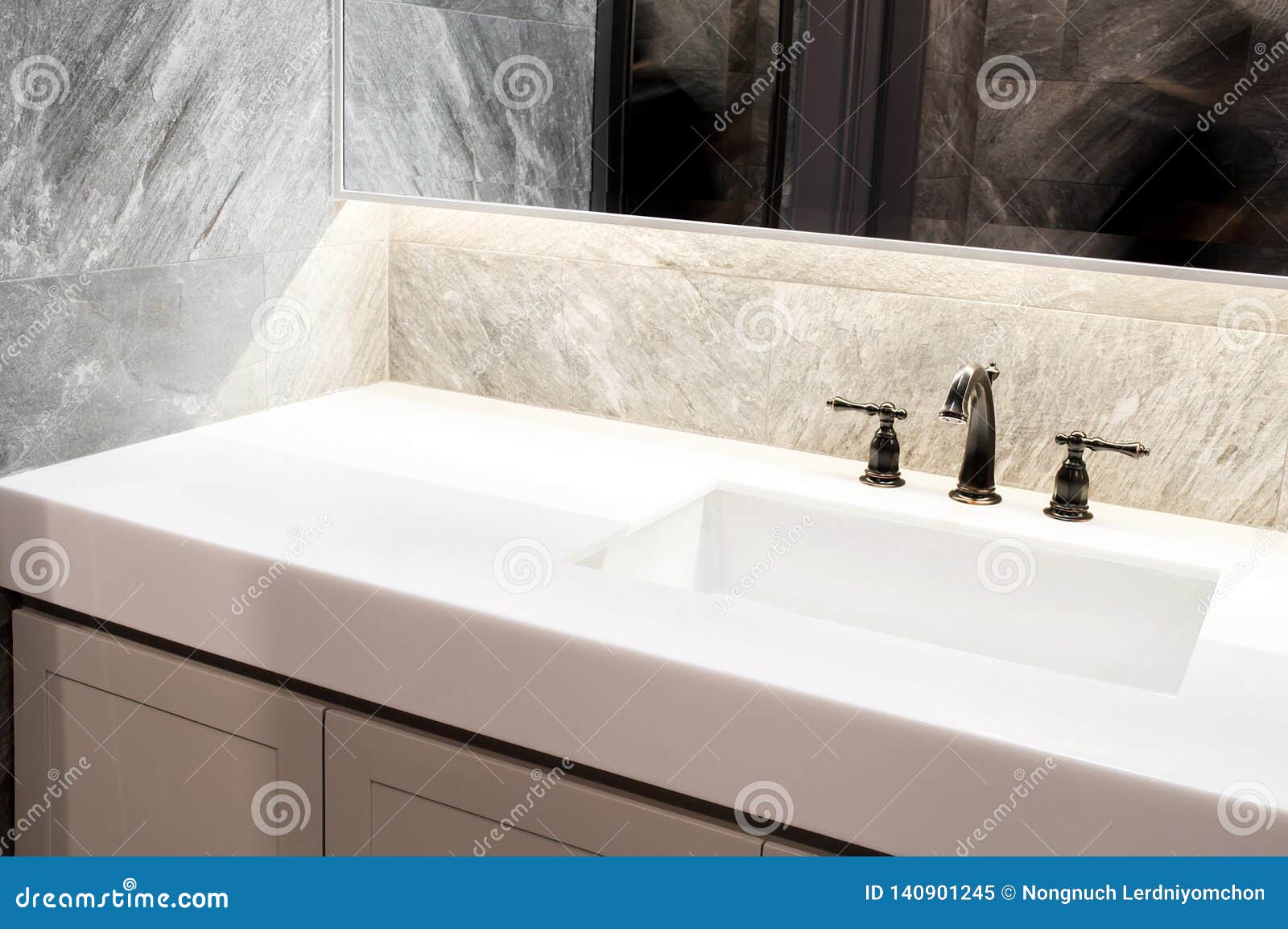 Counter Top White Marble Quartz With Washbasin Wall And Floor