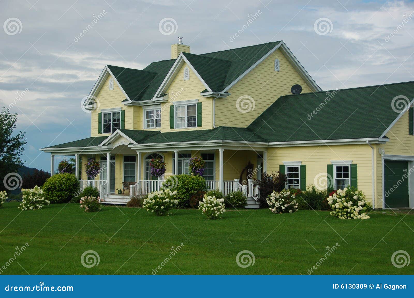 103,092 Country House Roof Stock Photos - Free \u0026 Royalty-Free Stock Photos  from Dreamstime, image size:1600x1154