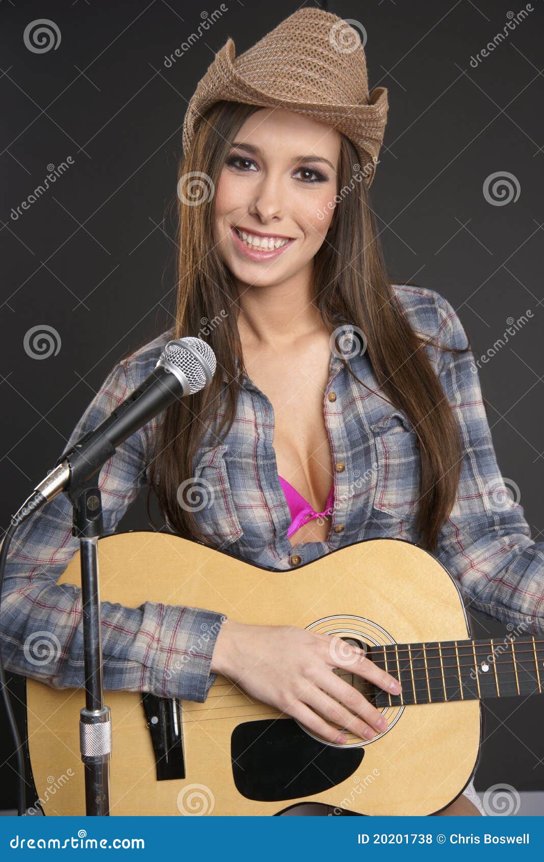 Mulher da música country imagem de stock. Imagem de guitarra - 9587581