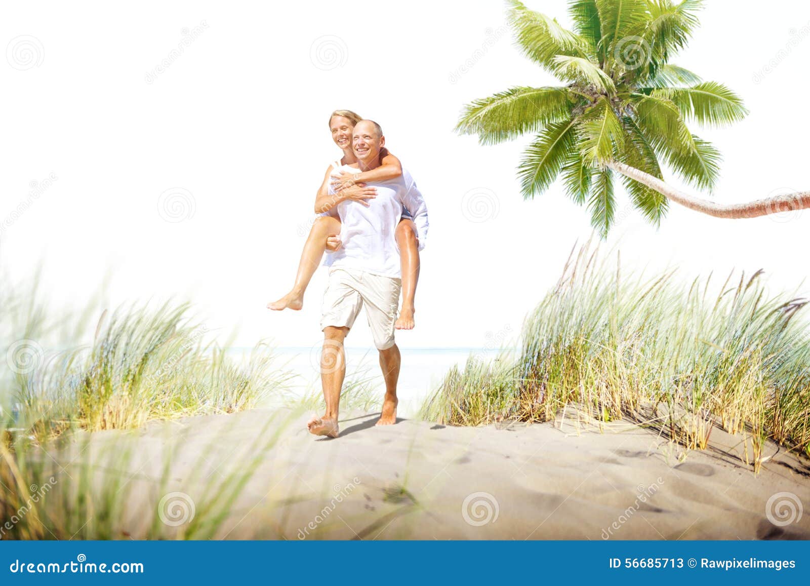 couple beach bonding getaway romance holiday concept