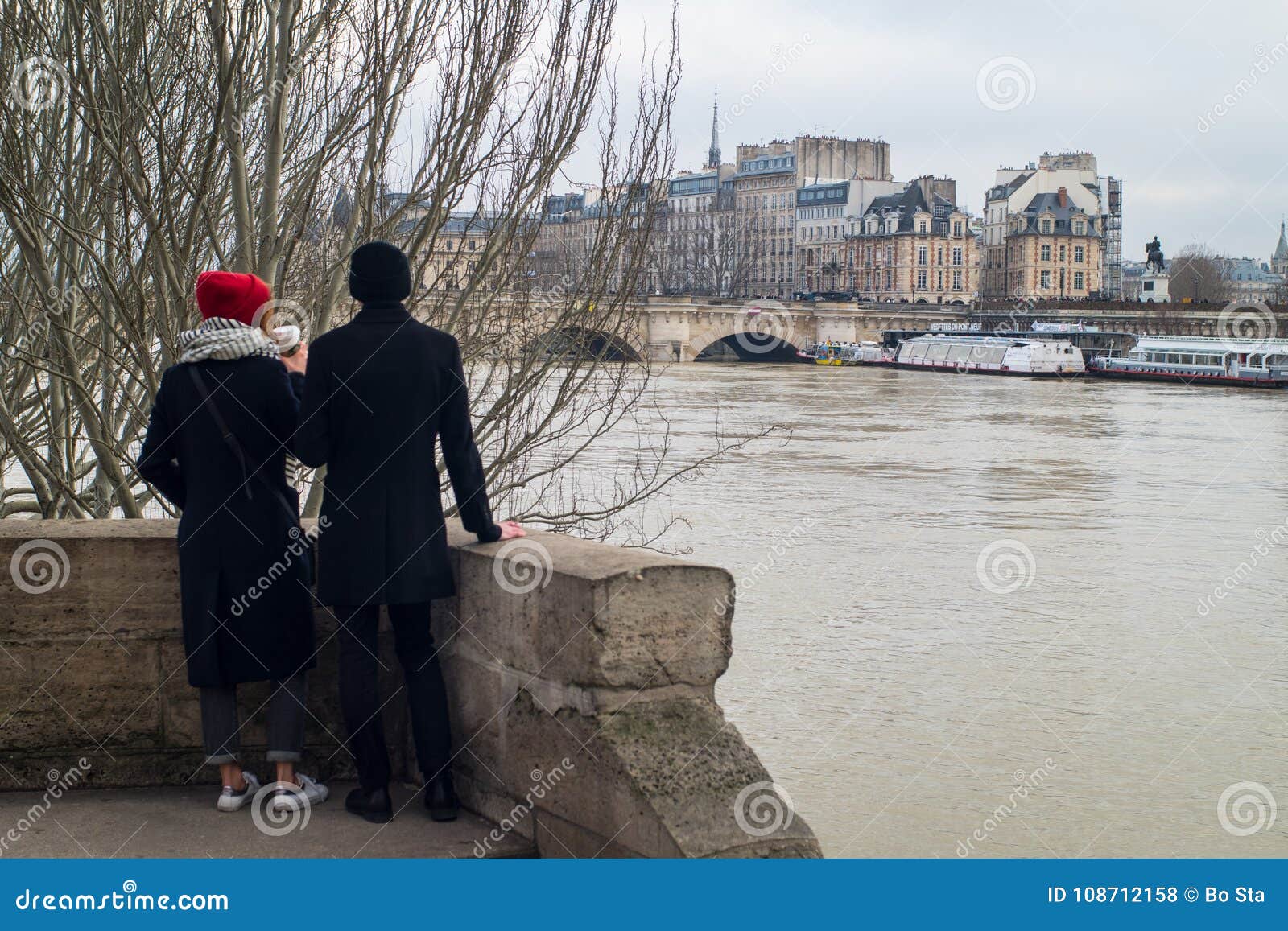 is paris still dating river