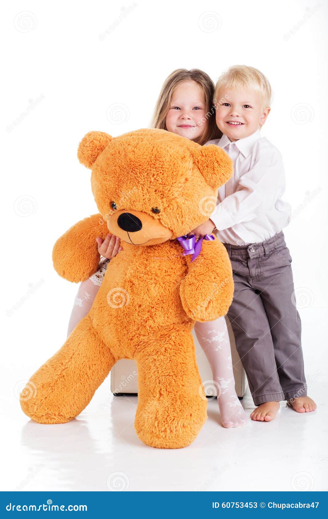 girl and boy teddy bears