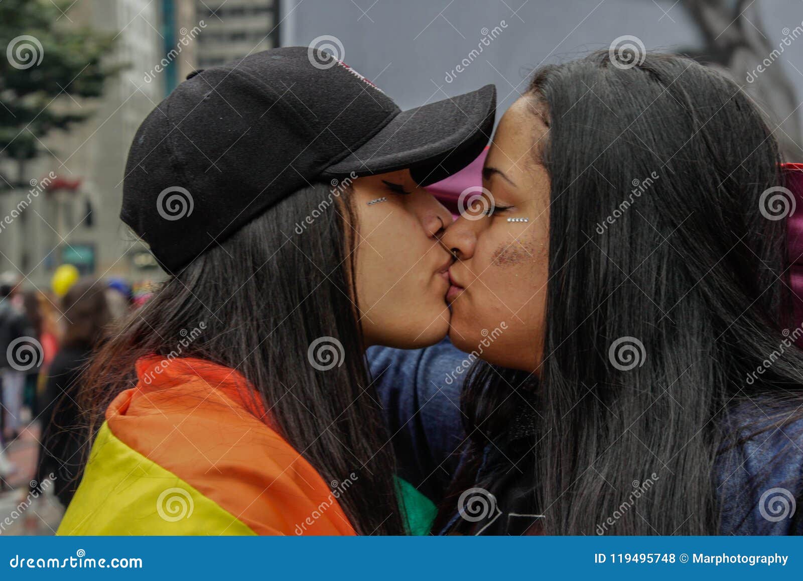 Lesbian Girls Deep Kissing