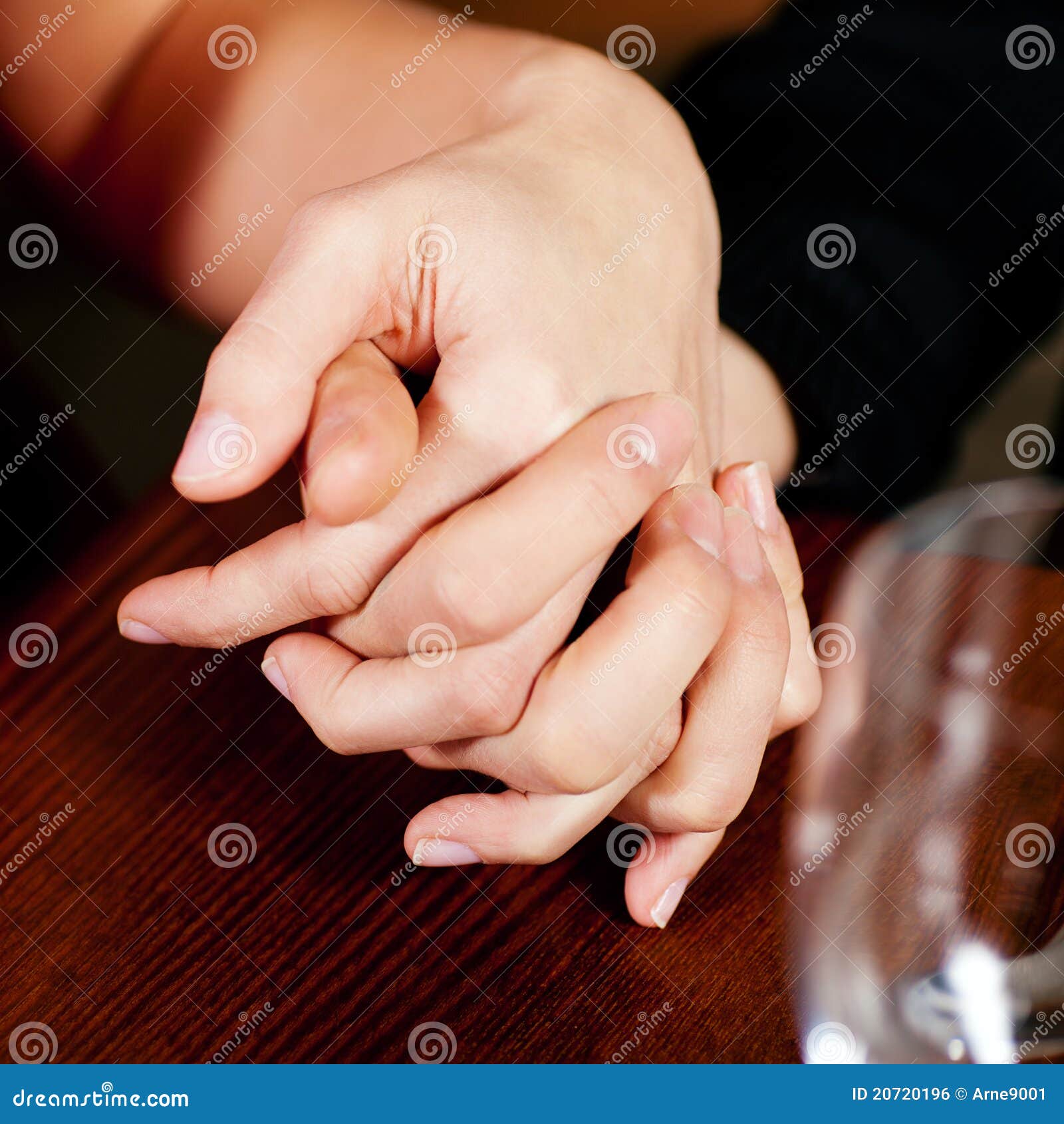 people holding hands photography