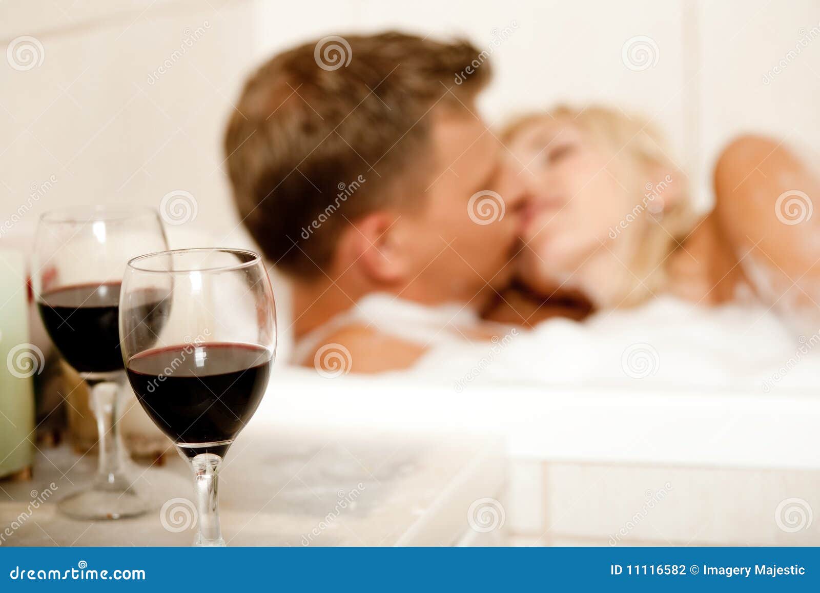 Lesbians Kissing In Bathtub