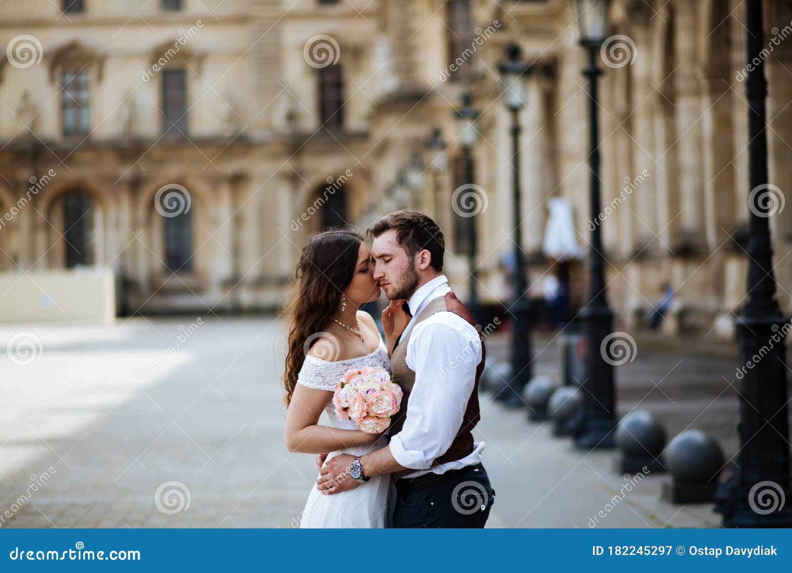 couple in love in paris, wedding photography