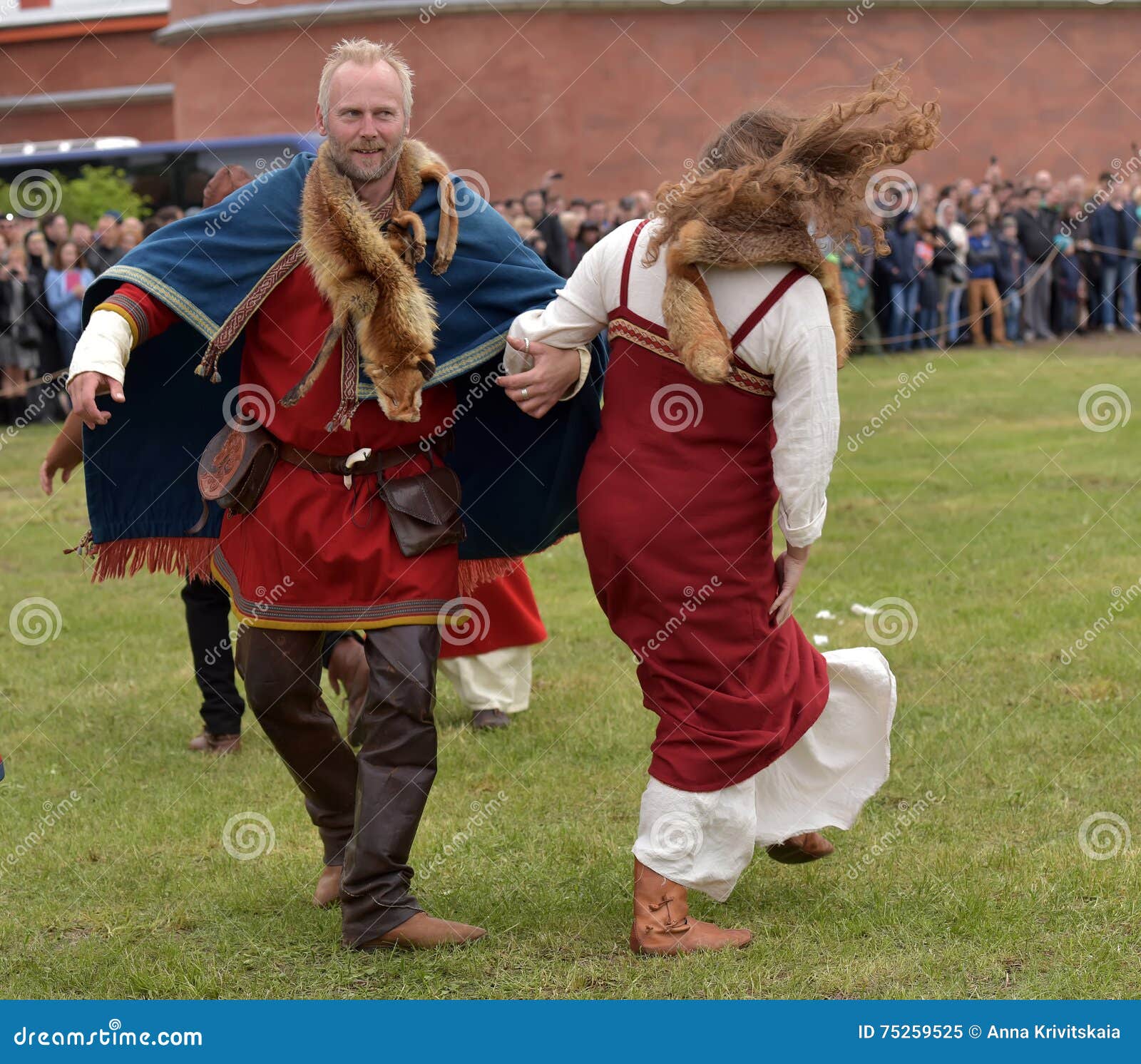 traditional viking clothing