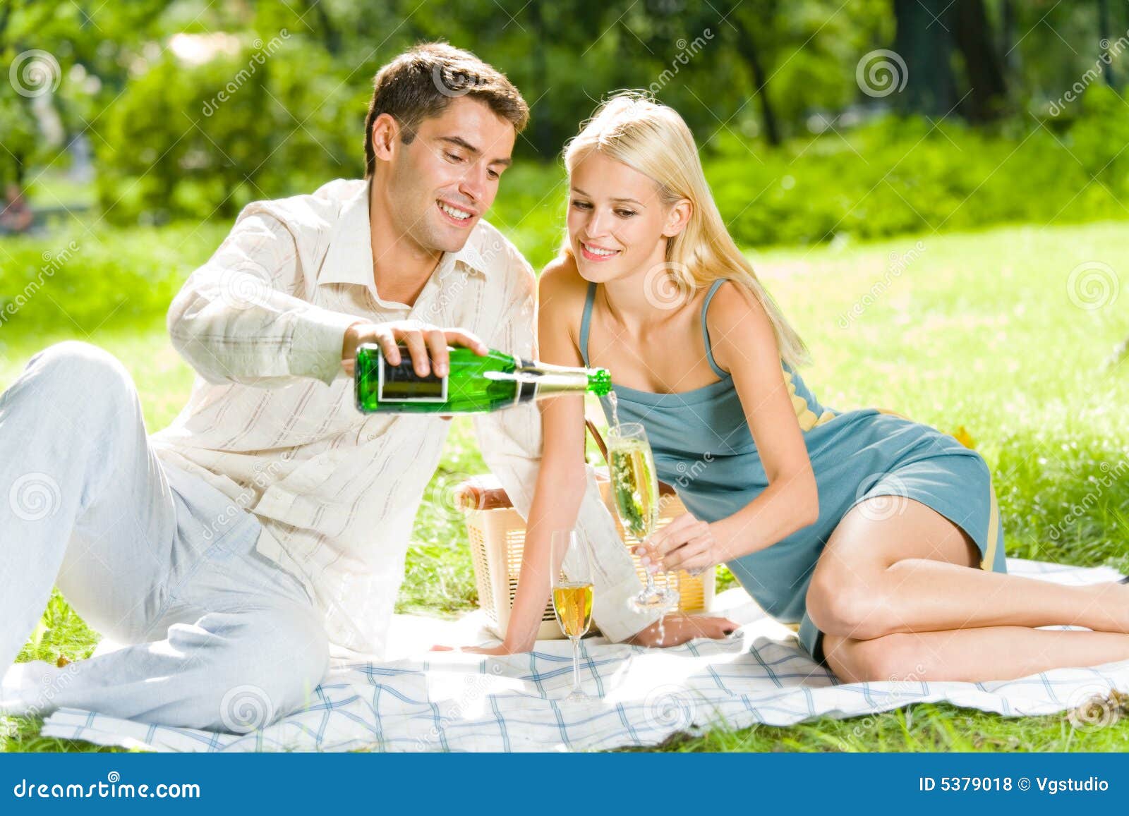 Couple at picnic stock photo. Image of celebration, hair 5379018