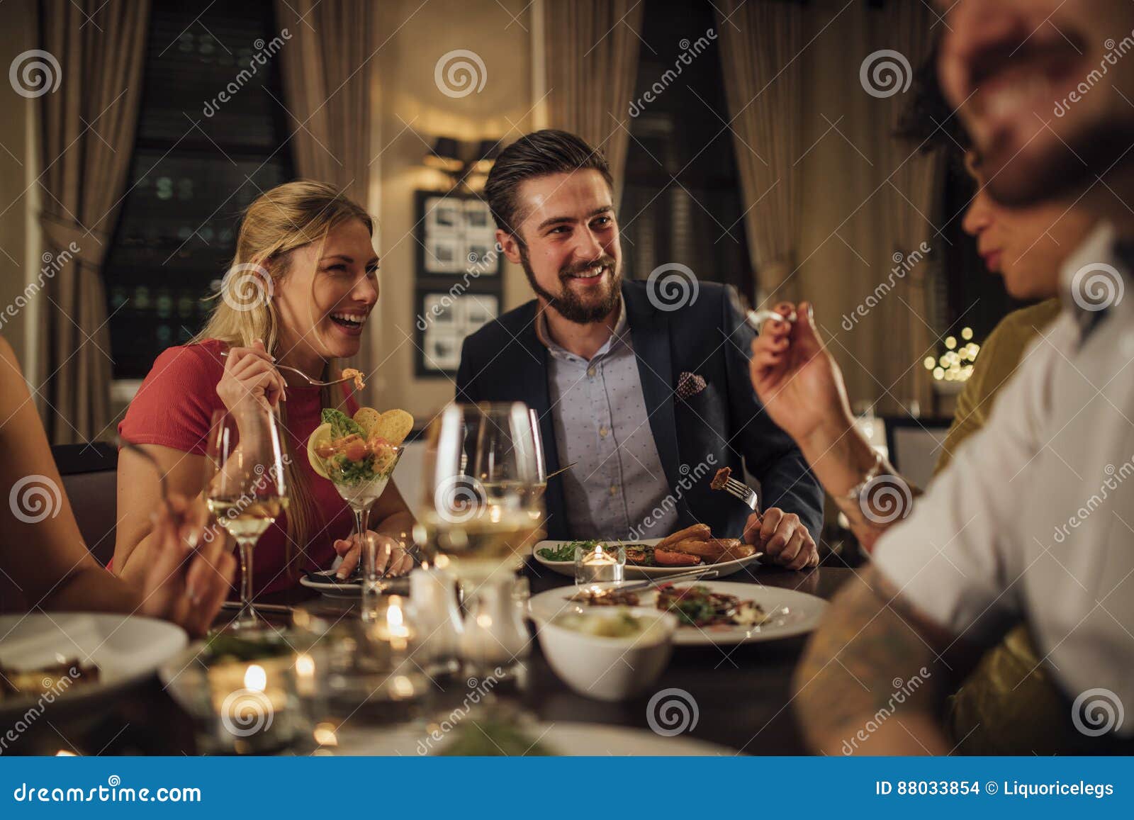couple at a restaurant meal