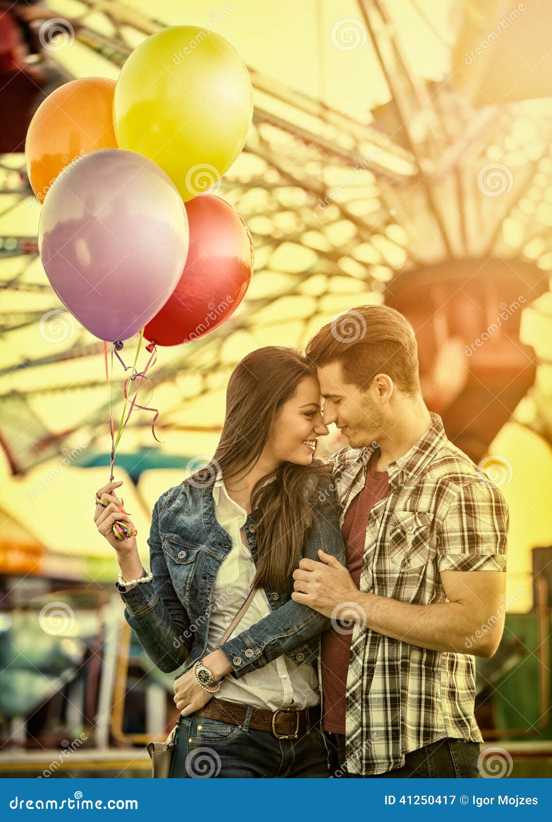 Couple At Romantic Dating In Amusement Park Stock Image Image Of Love Park 41250417