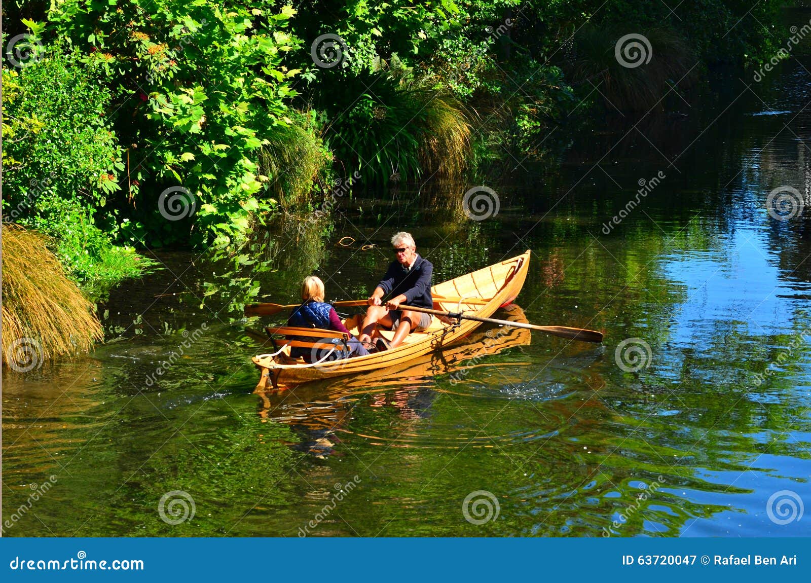 Couple In Rowing Boat In Madrid Editorial Image ...