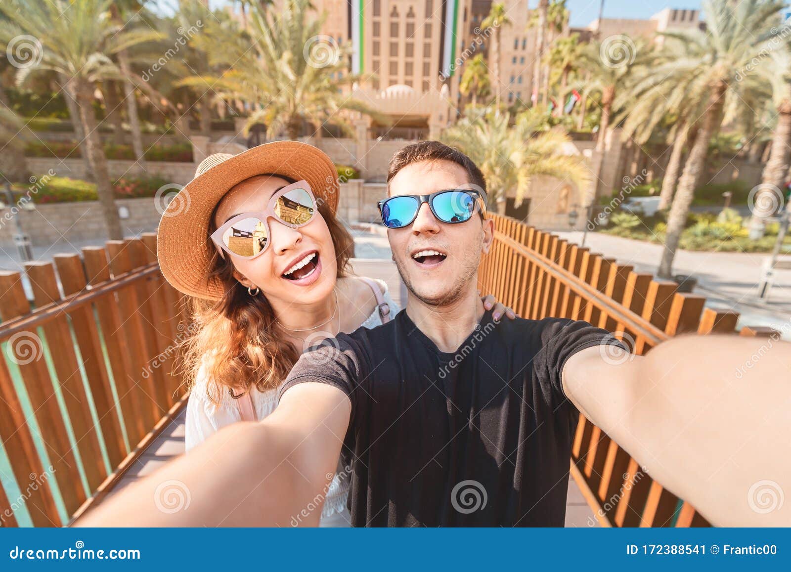 couple selfie poses iphone｜TikTok Search