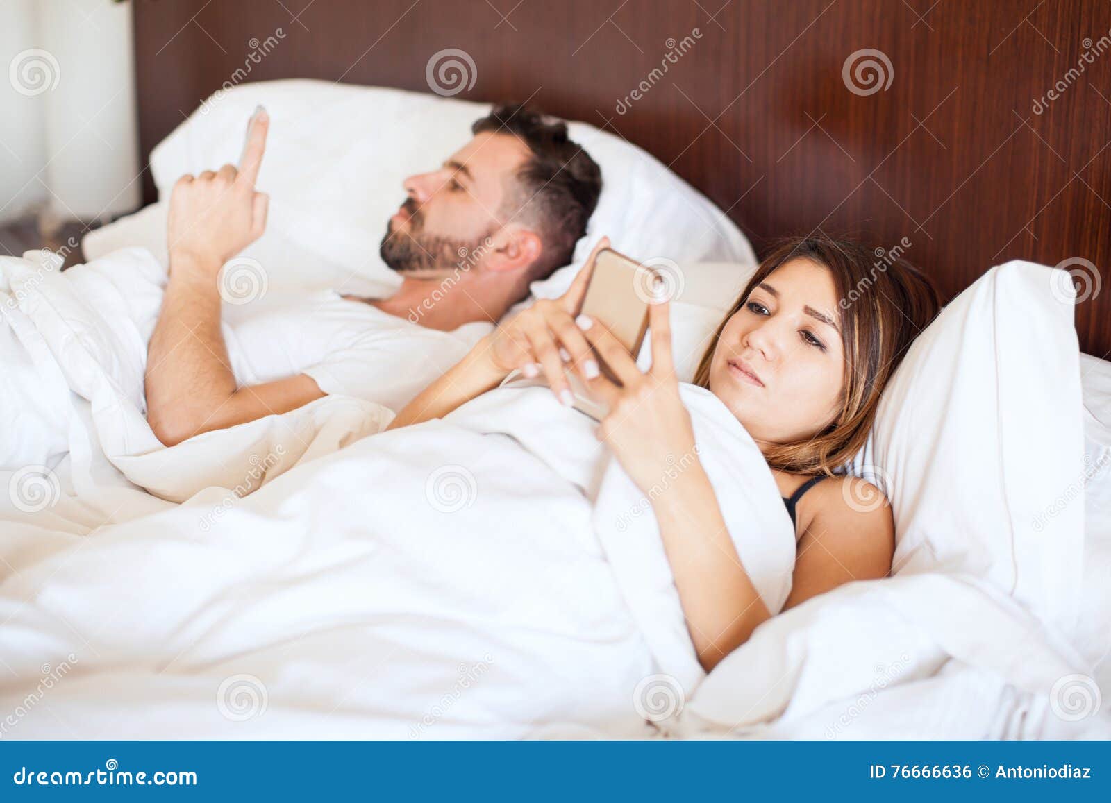 Couple Texting On Their Phones In Bed Stock Photo - Image of pijama Google Couple Texting In Bed R 34