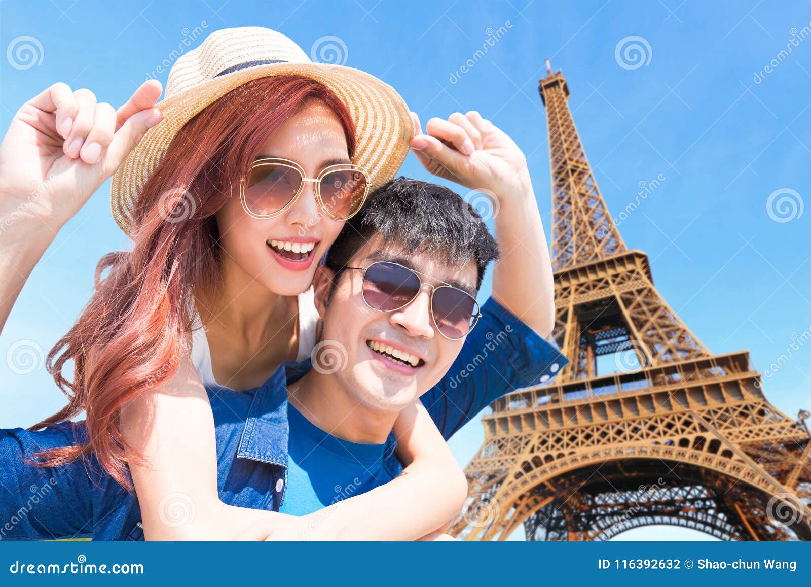 Couple travel to paris stock photo. Image of happy, blue - 116392632
