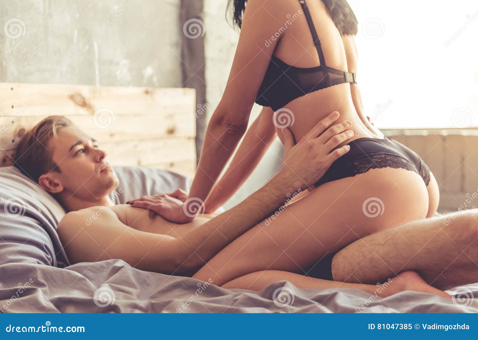 Couples ayant le sexe image stock. Image du lifestyle - 81047385