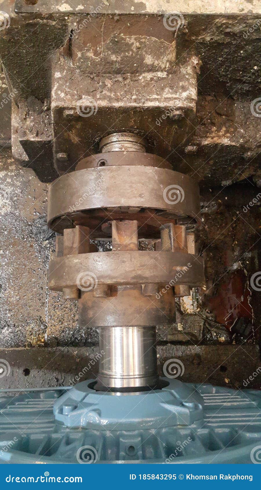 Coupling Drive Shaft To Electric Motor Stock Image Image of field