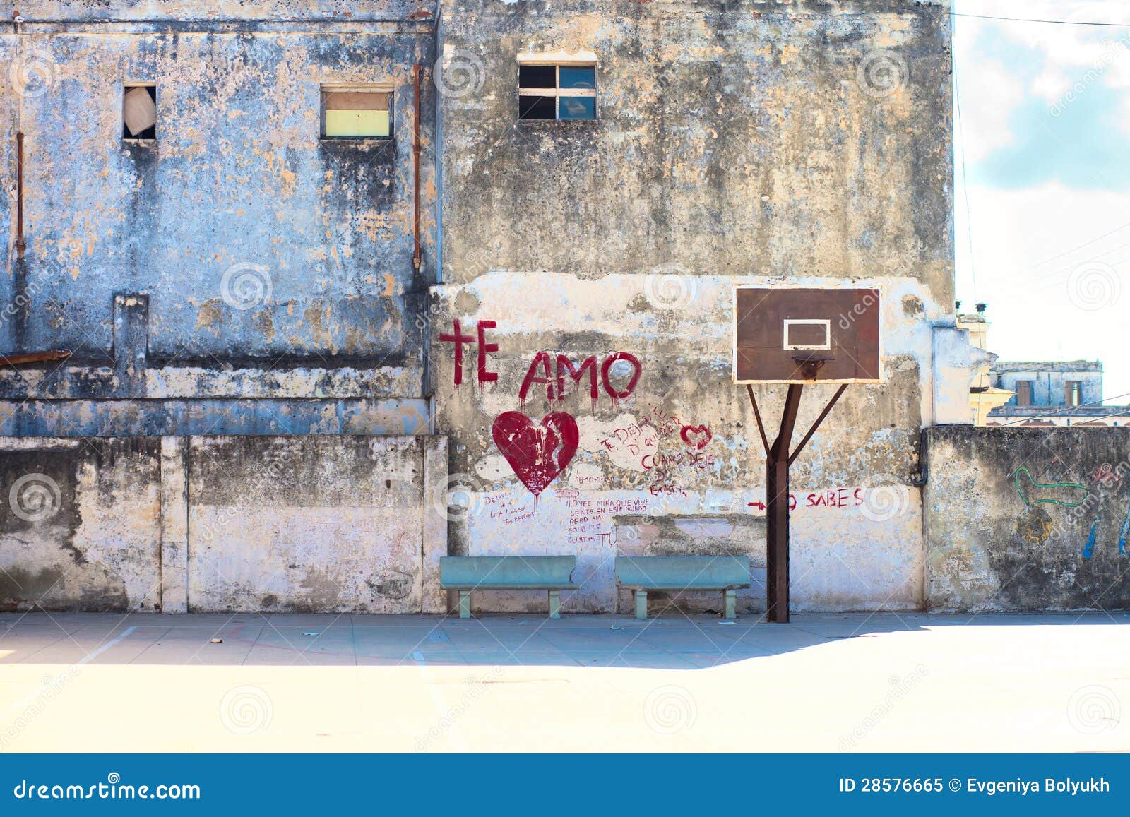 Cour de rue de basketball image stock. Image du cour 28576665