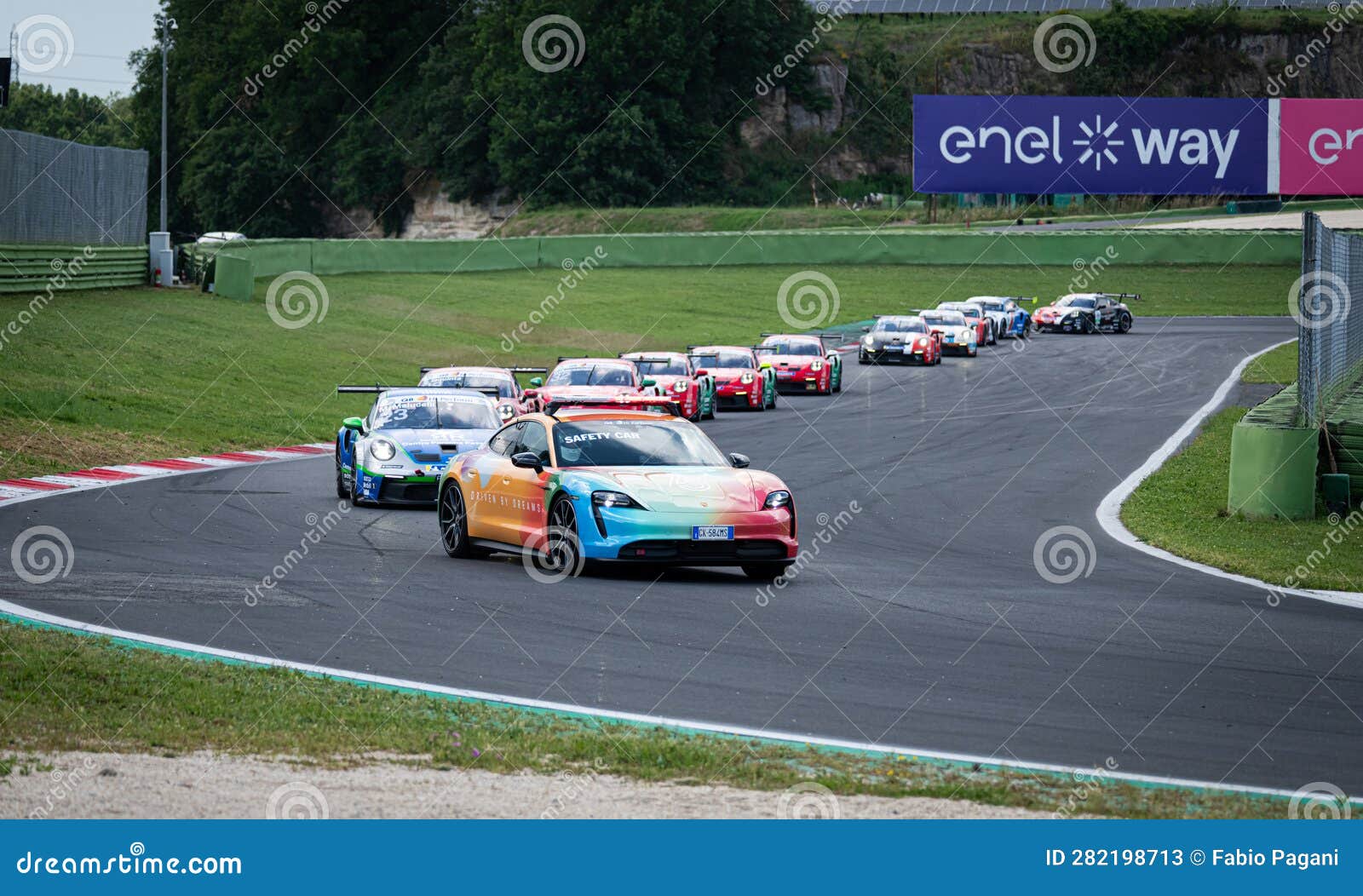 Course Automobile Action Sur Asphalte Piste Sécurité Voiture