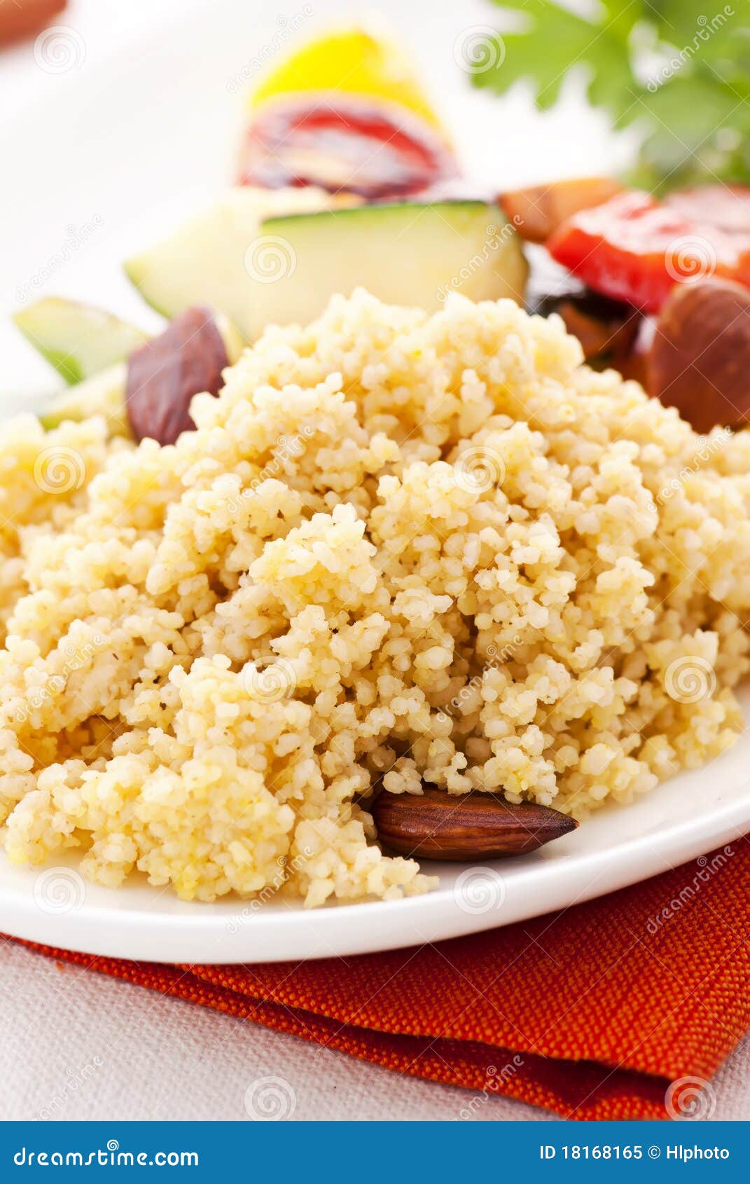 Couscous stockbild. Bild von mandel, frisch, beige, hartweizen 18168165