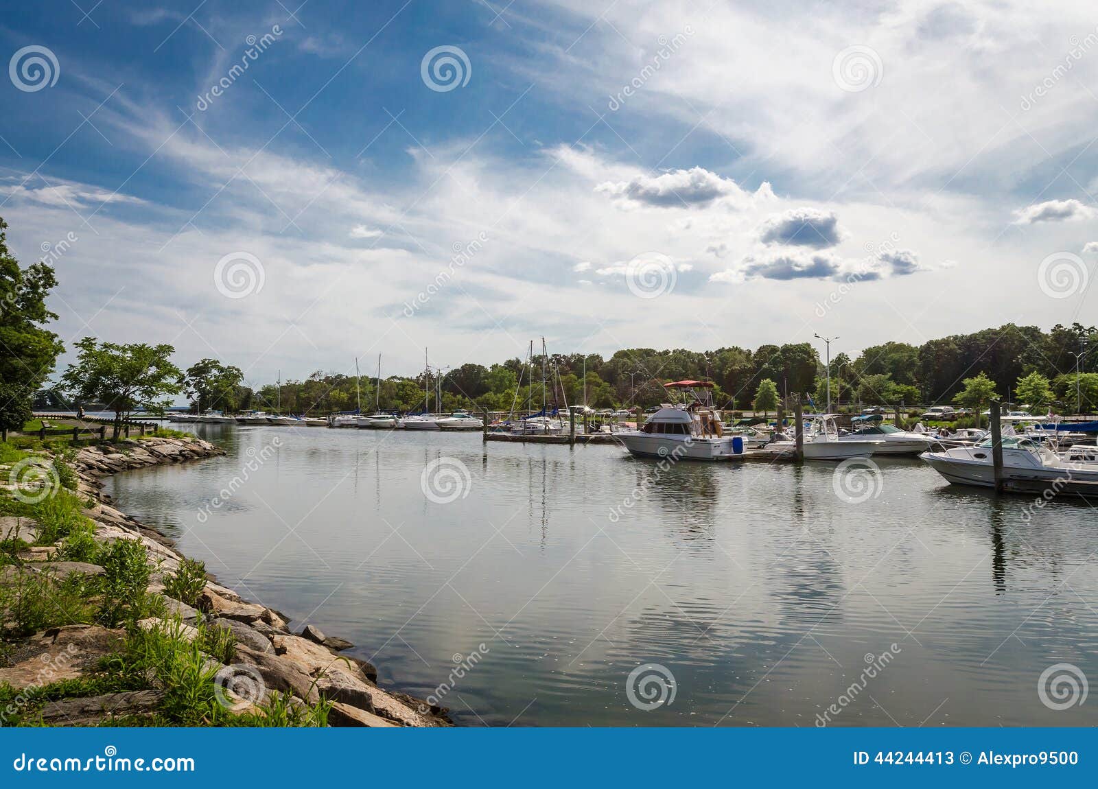Cove Harbor, Connecticut stock image. Image of nice, panoramic 44244413