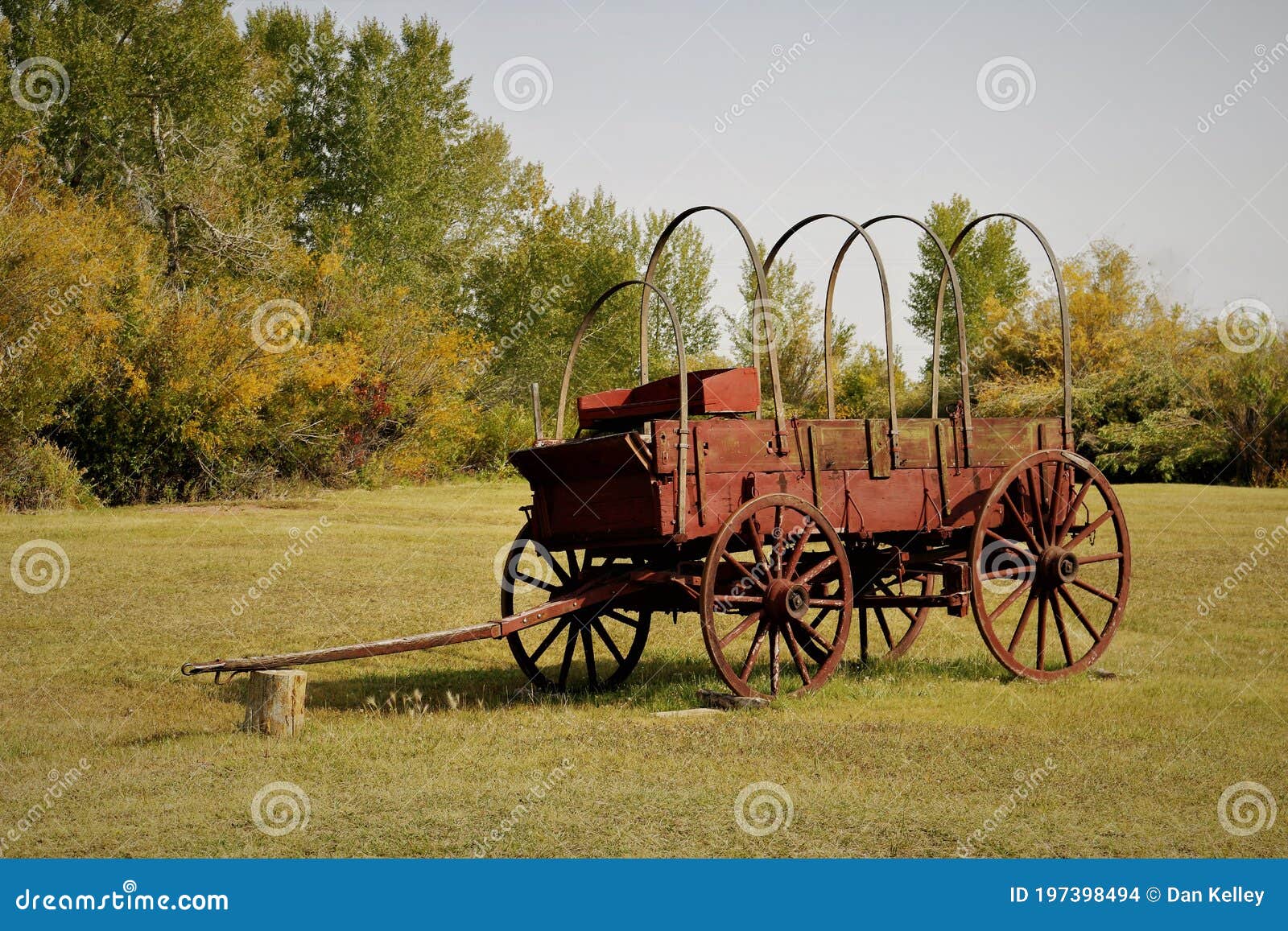 covered wagon at jim bridger trading outpost established in 1842