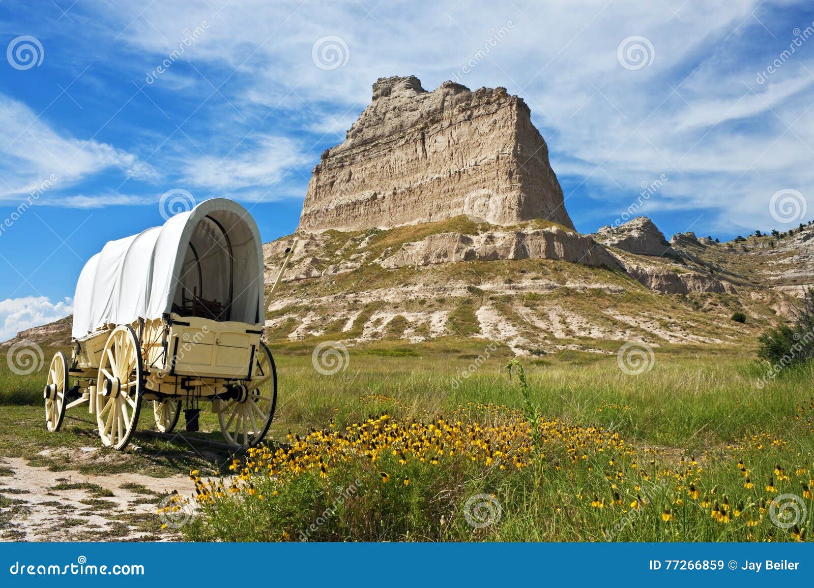 covered wagon, scotts bluff national monument, nebraska