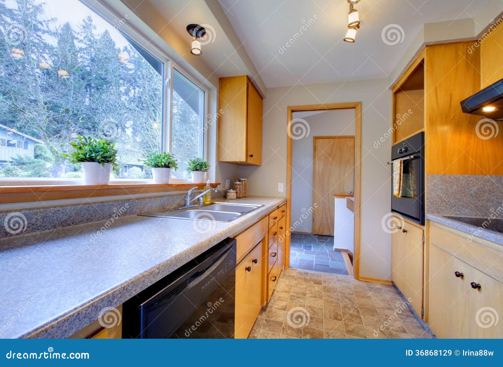 Cozinha Moderna Com Janela Larga Imagem De Stock Imagem De Cozinha Moderna Com Janela Larga Imagem De Stock Imagem De