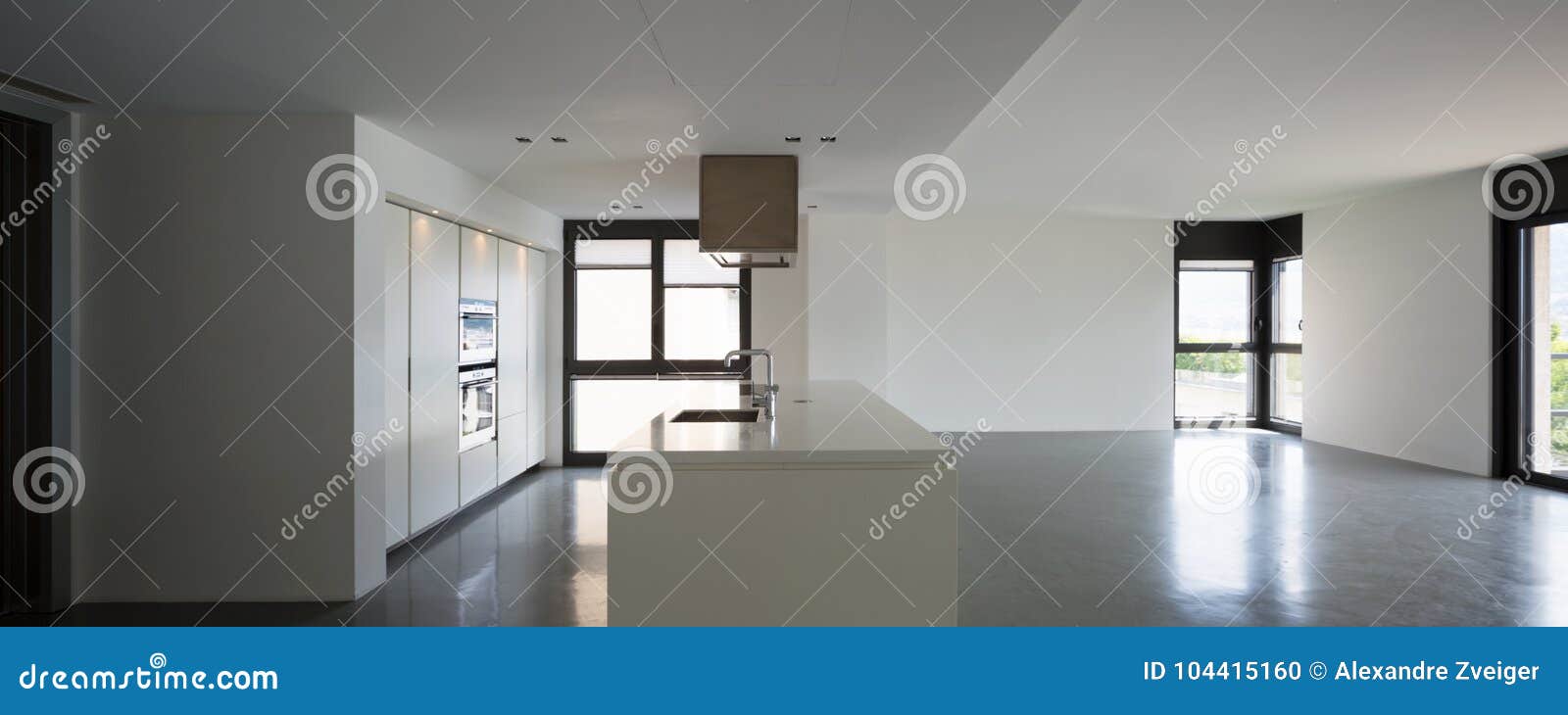 Cozinha moderna no falt novo. Cozinha branca no apartamento moderno Ninguém para dentro