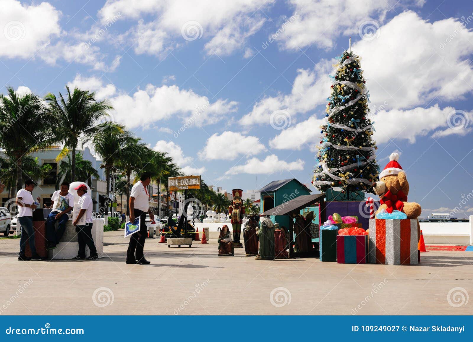 Christmas Day In Cozumel 2022 Cozumel Public Port With Decoration For New Year Editorial Photography - Image Of Background, Blue: 109249027