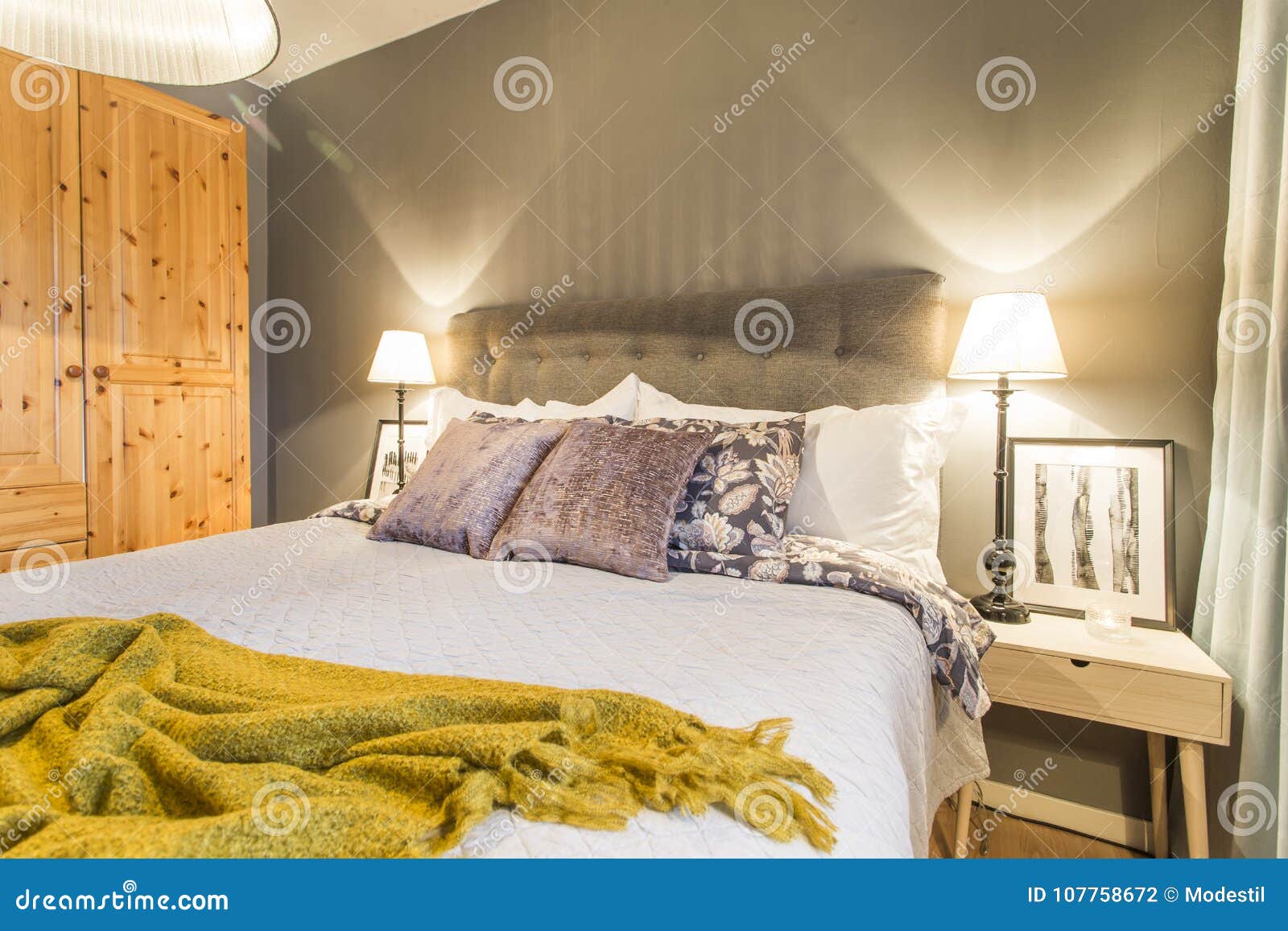 cozy bedroom lighting